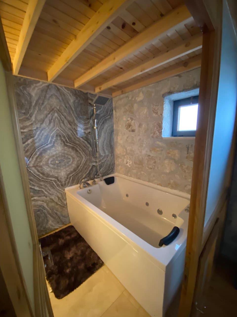 Photo 147