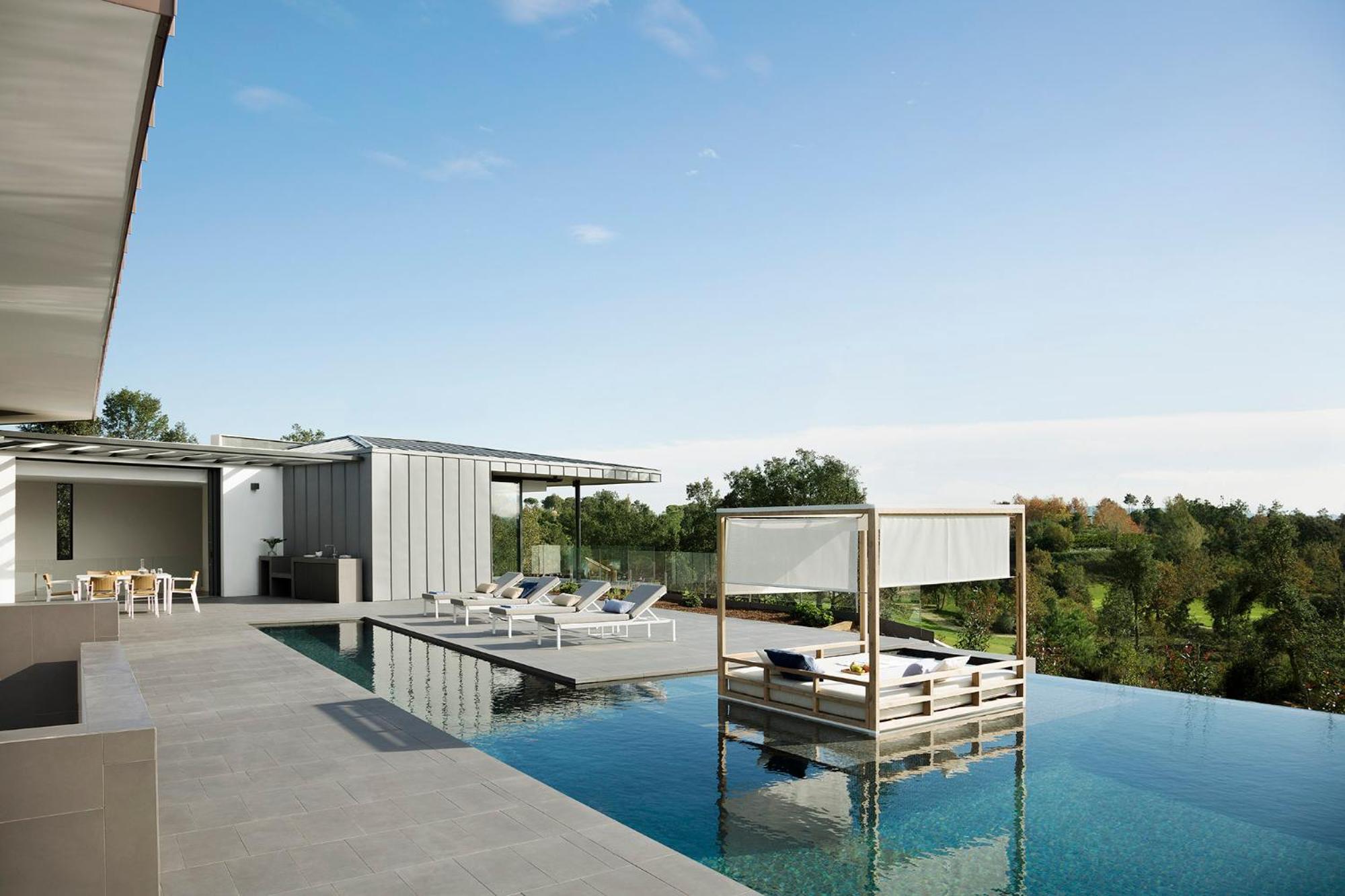 Holiday Rentals at Camiral, a Quinta do Lago Resort