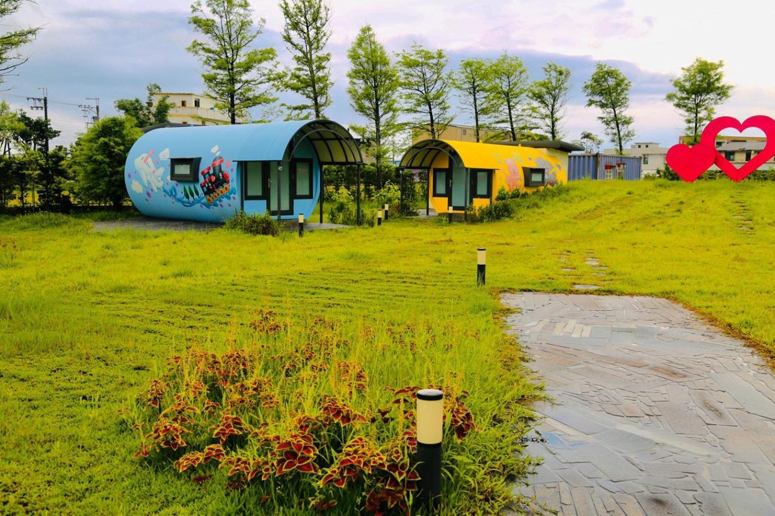 Qian Qian Riverside B&B view 2