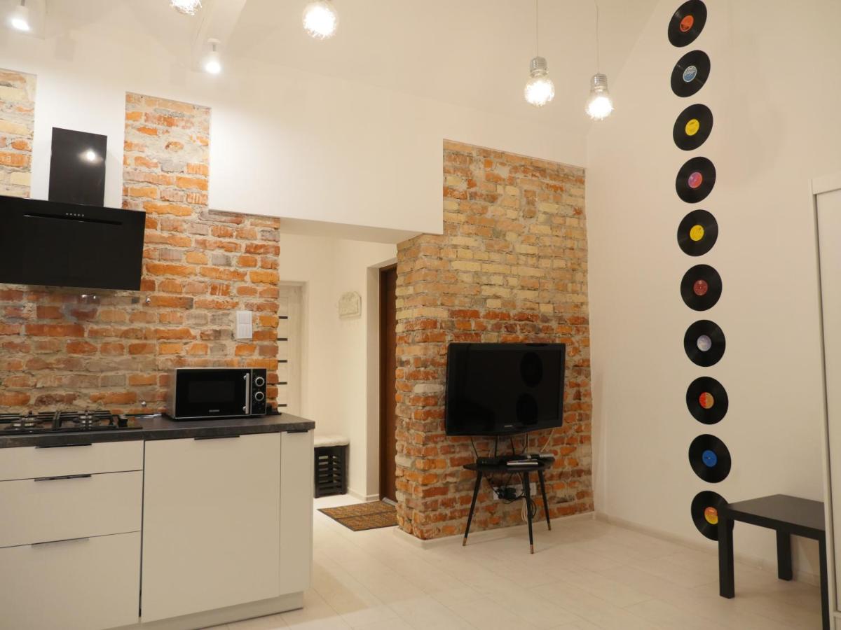 Art Vinyl Loft view 2