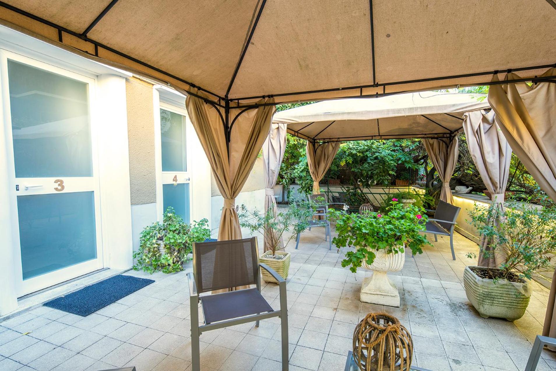 GARDEN HOUSE - Luxury Guest House - Self check-in only photo 4