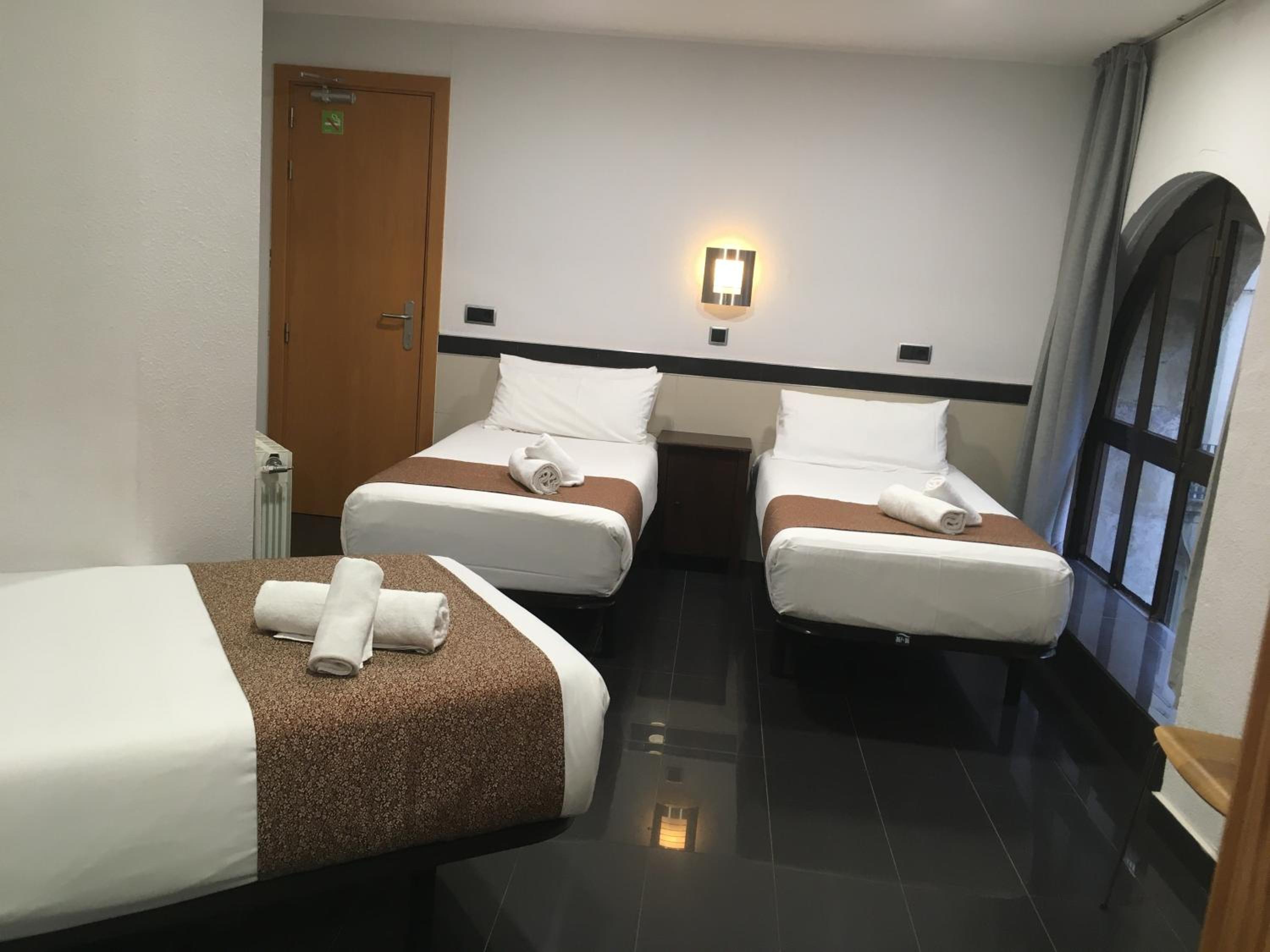 Hostal Levante Barcelona photo 2