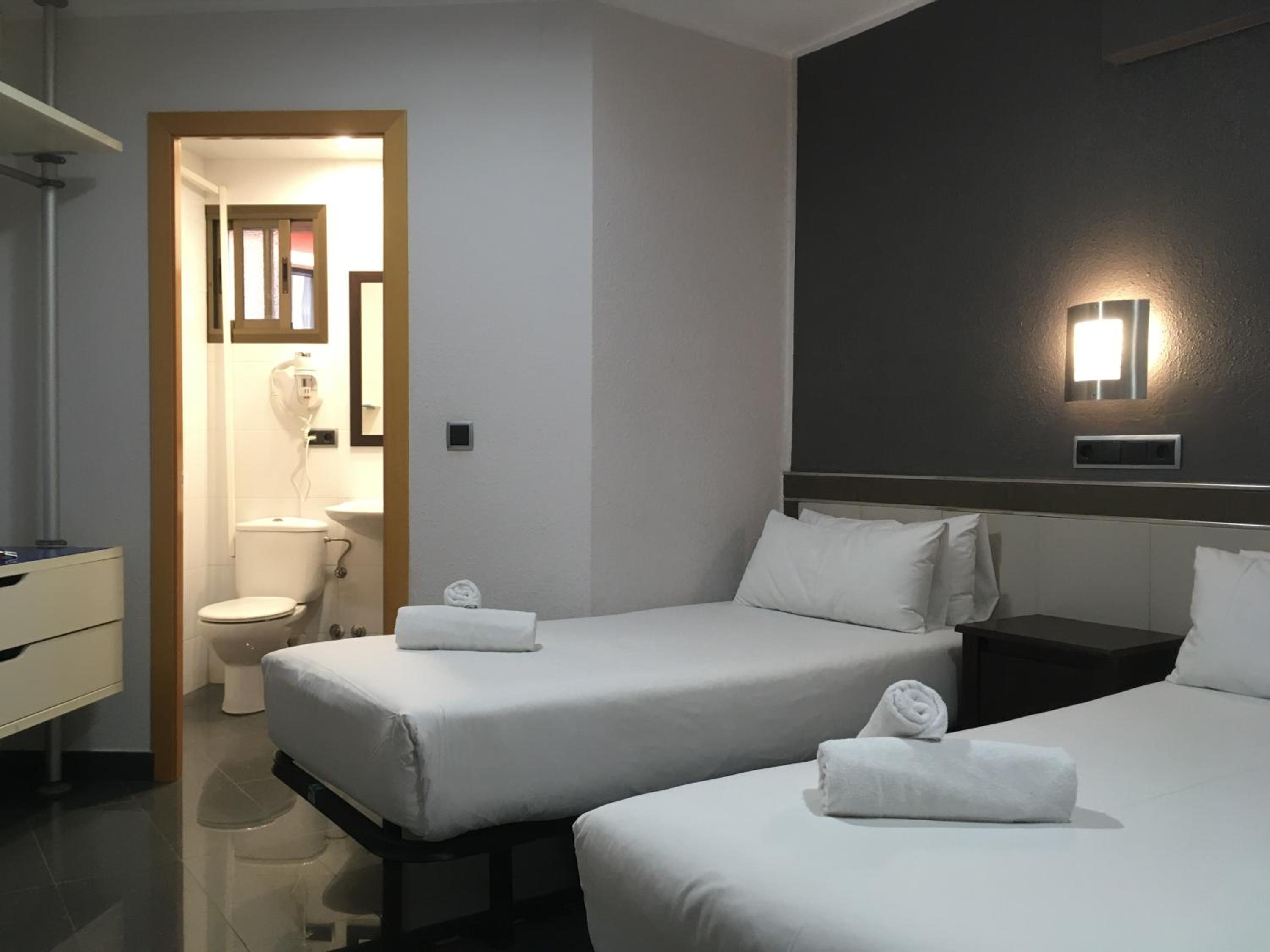Hostal Levante Barcelona photo 3