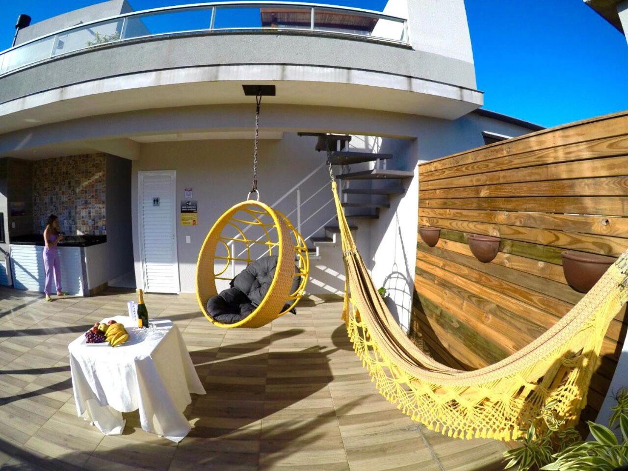Seu refúgio paradisíaco a apenas 330 metros do mar TUB