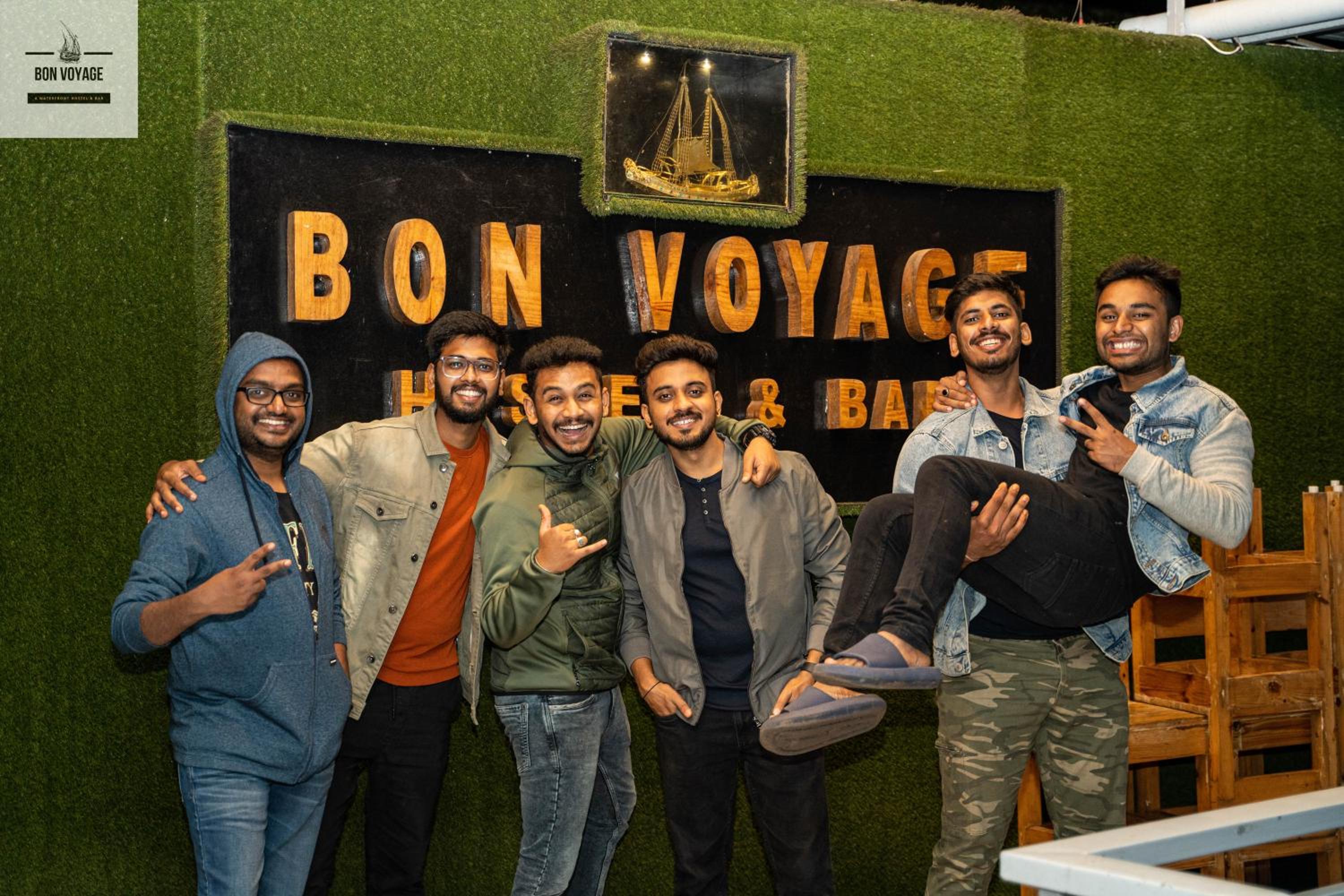 Bon Voyage Sea View Hostel