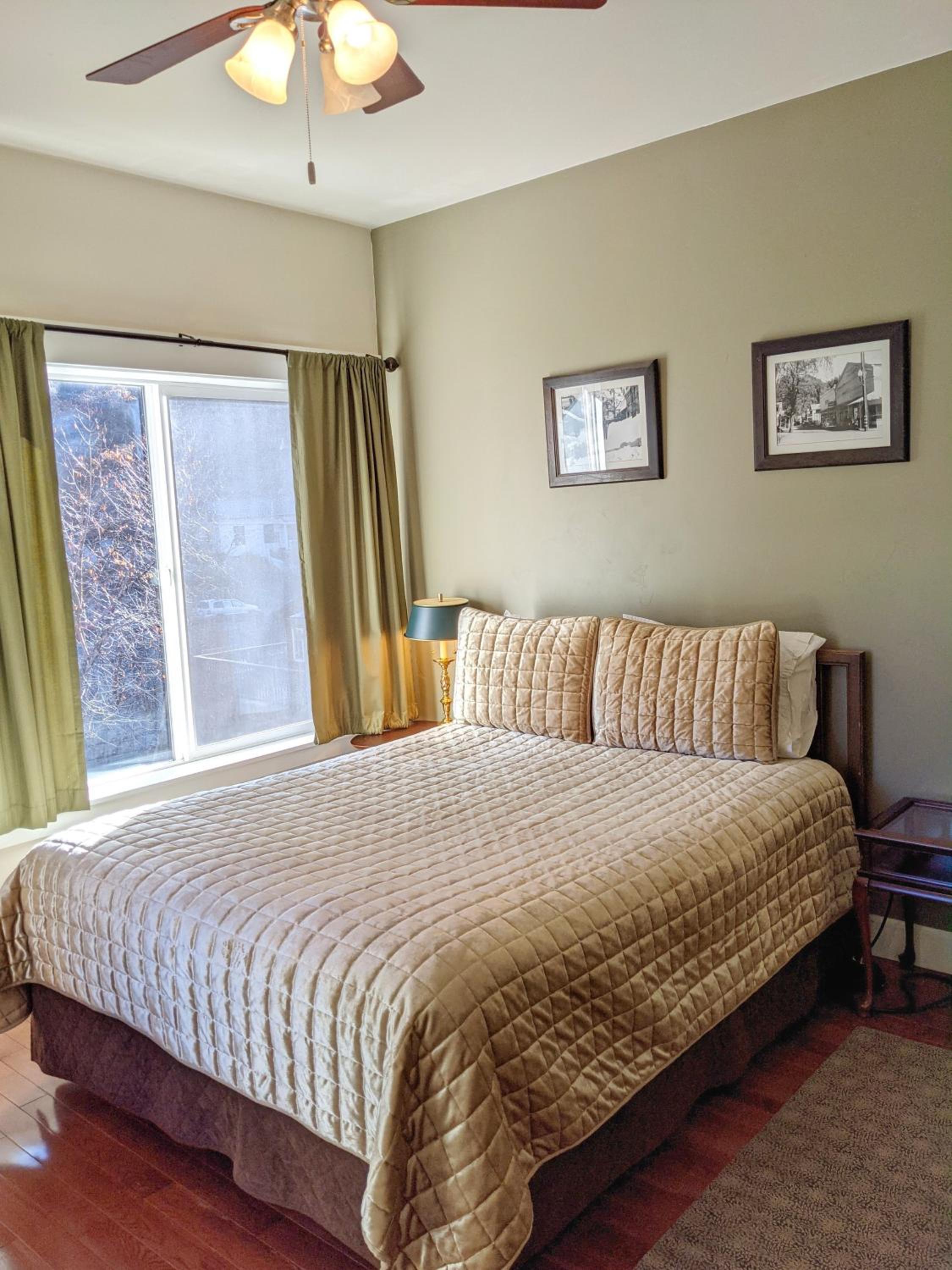 Carriage House Inn view 3