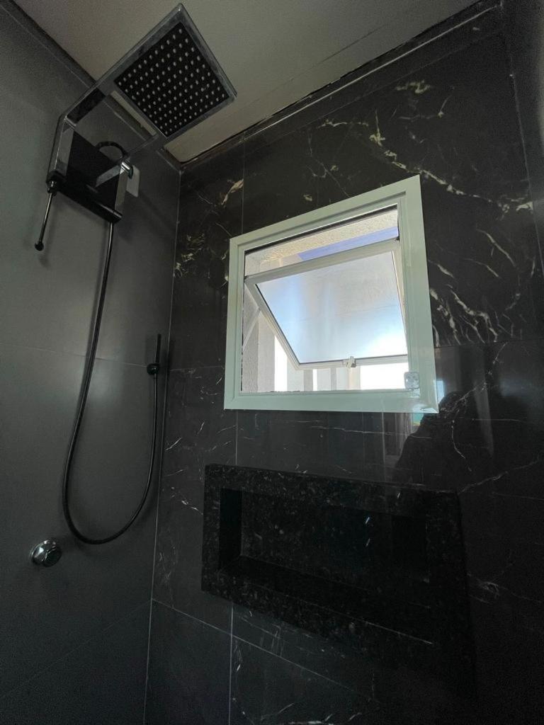 Seu refúgio paradisíaco a apenas 330 metros do mar TUB