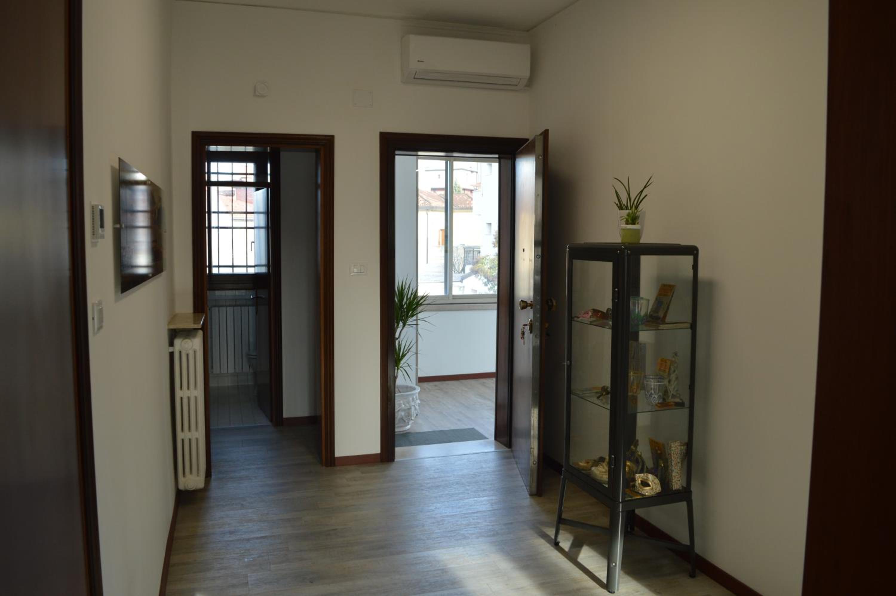 Noemi Venice Home view 4