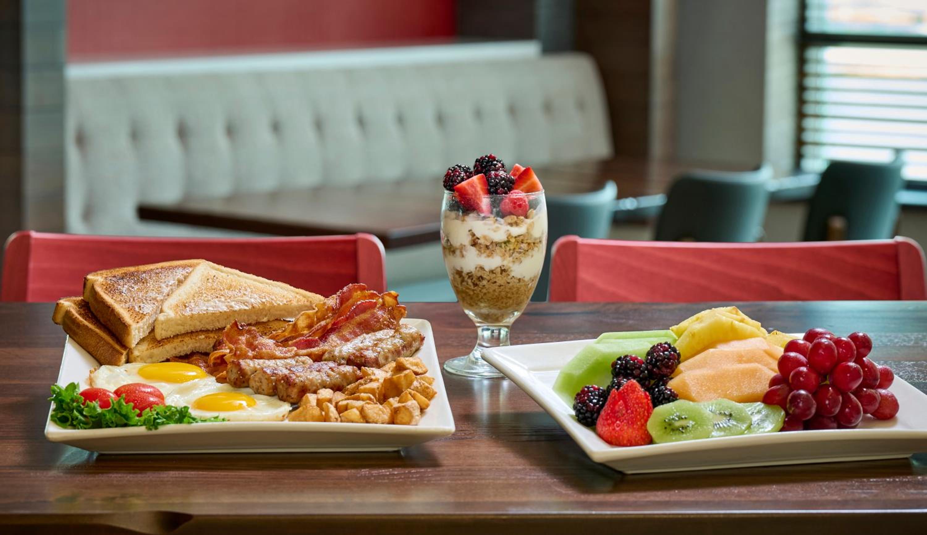 Holiday Inn  Suites Oakville at Bronte, an IHG Hotel - Property Image 8