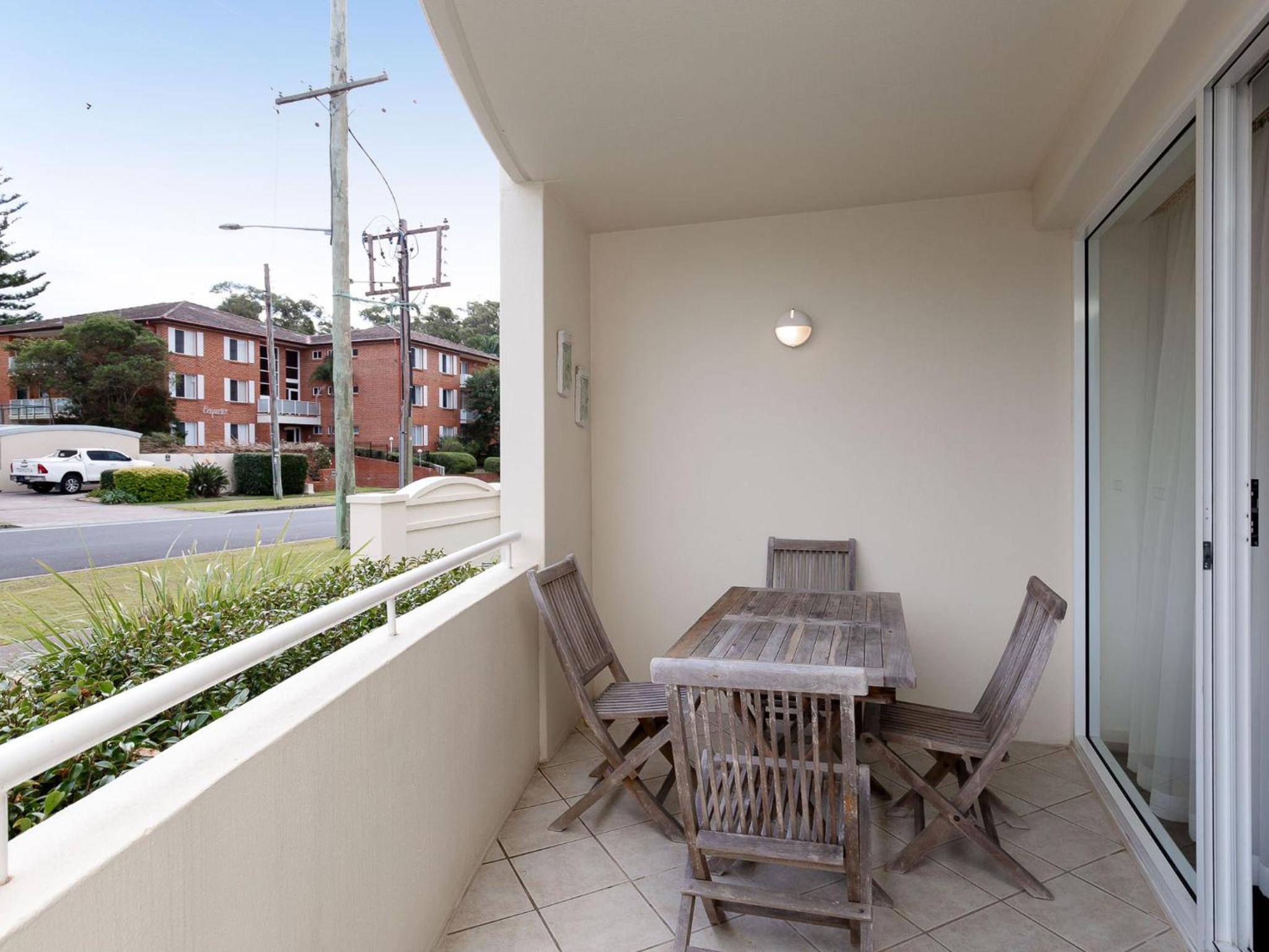 Nelson Bay Vacations - Seashells, 1,21-23 Magnus Street - Unit with air con, wi-fi, complex pool and lift - Property Image 11