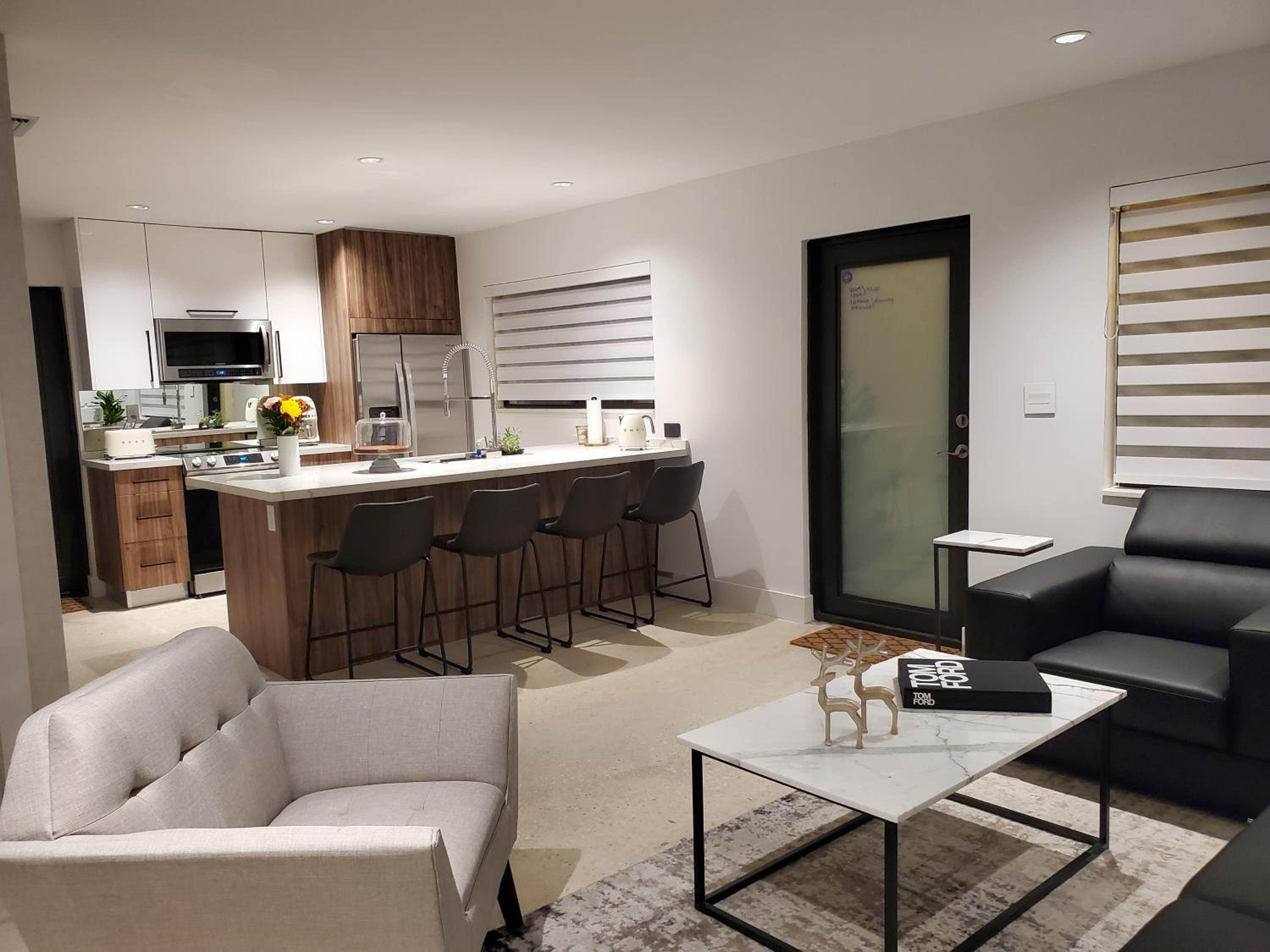 Design District by Midtown, Wynwood, Brickell, 10 min to the Beach, FREE PARKING