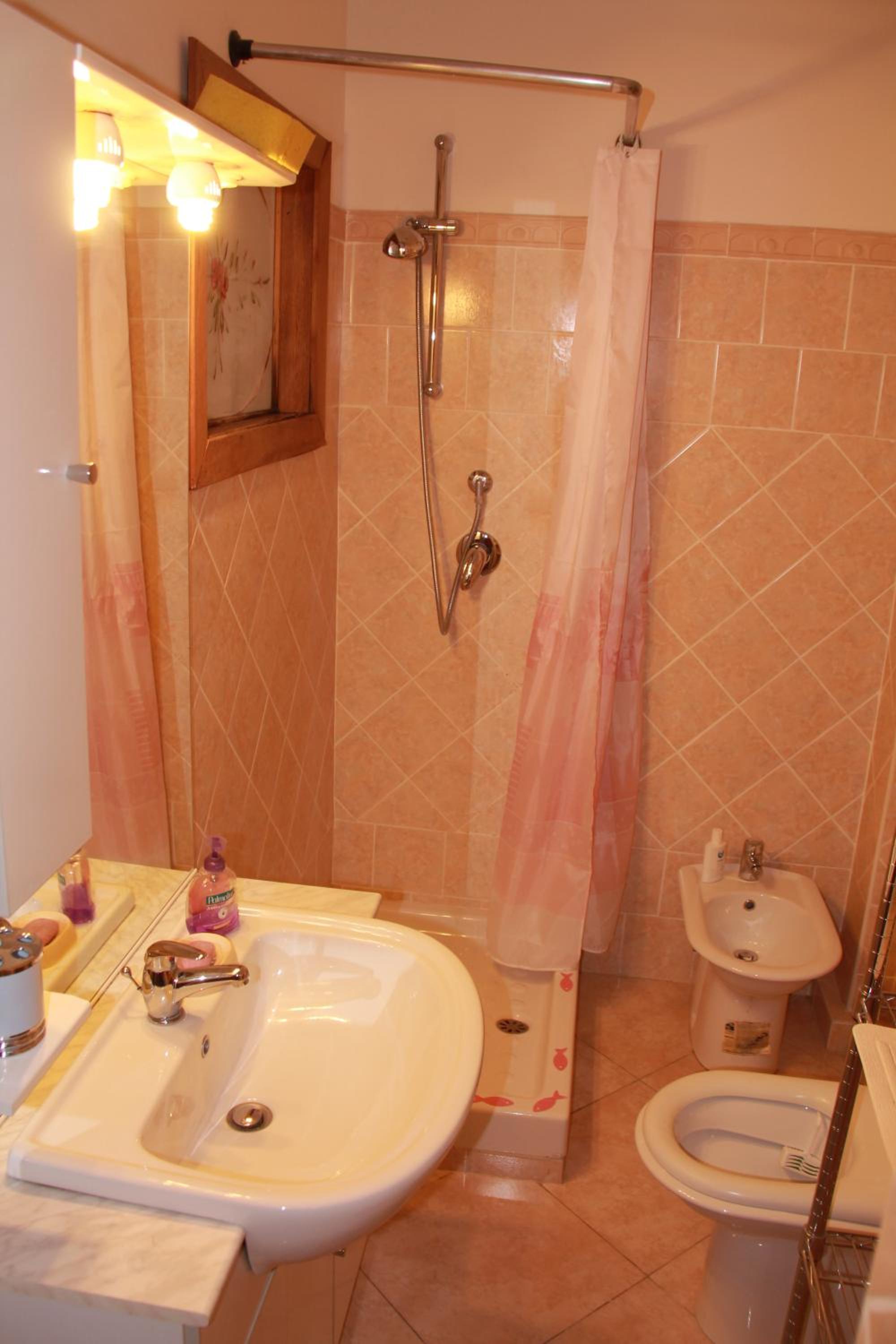 B&B Altea en Pescara — bathroom