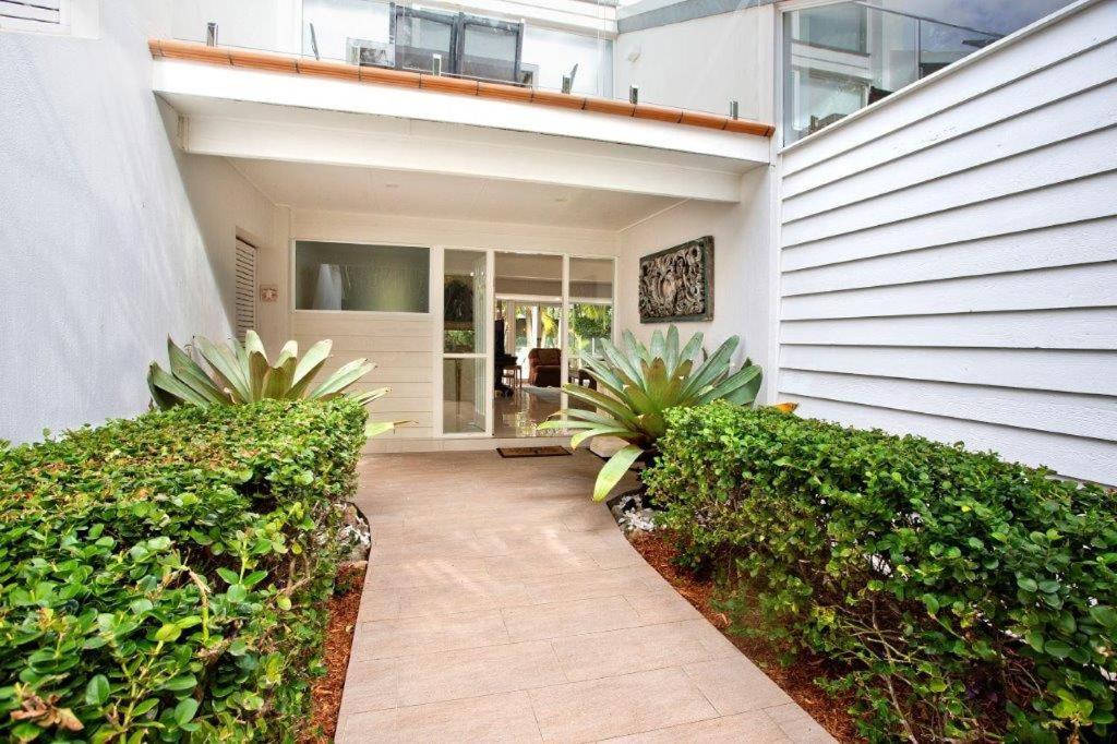 Secluded oasis on the water, Noosa Heads