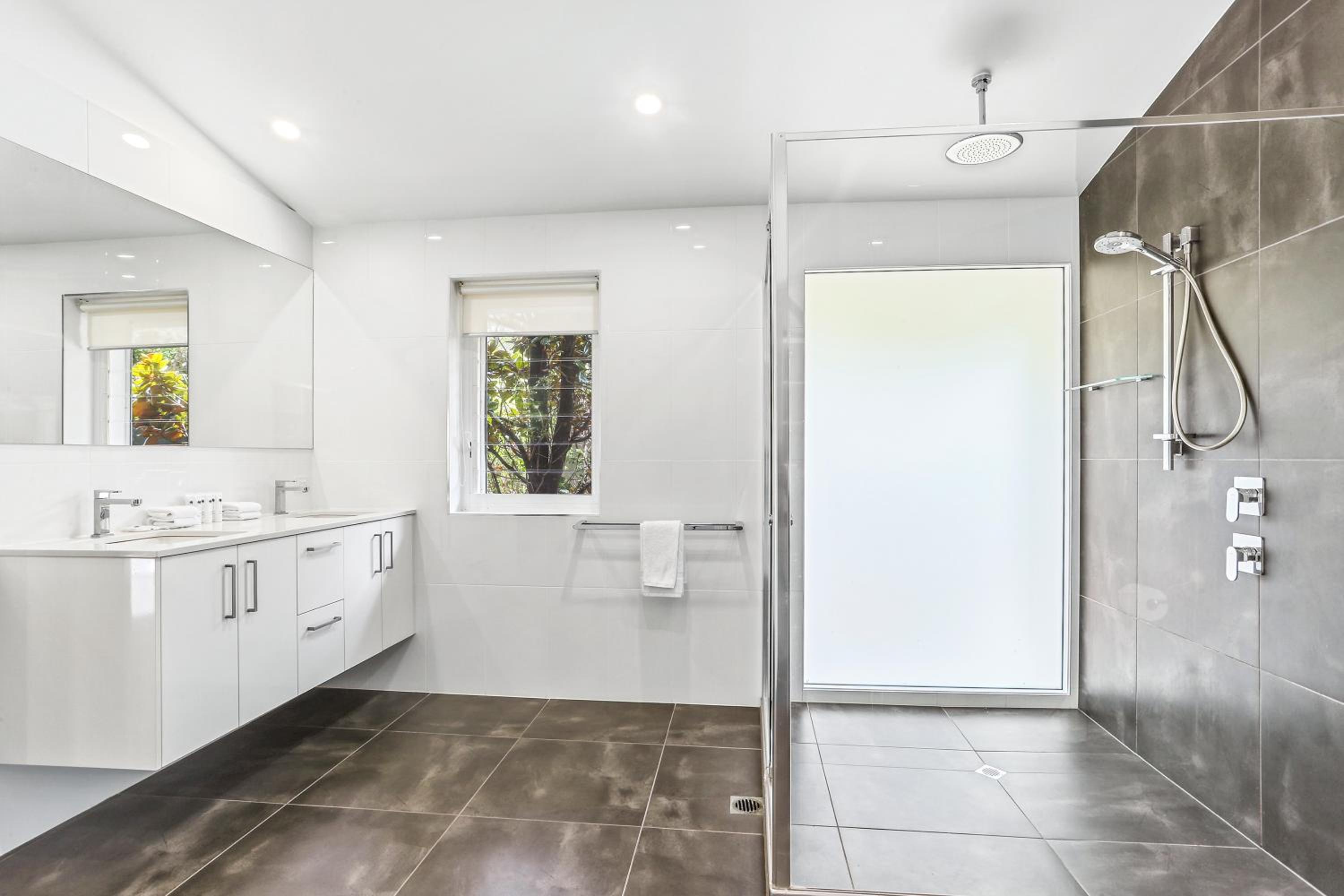 Secluded oasis on the water, Noosa Heads