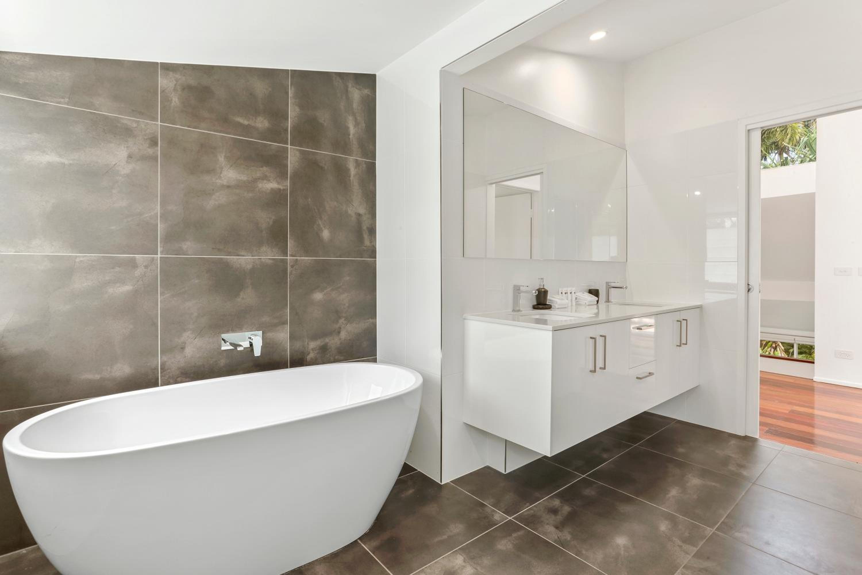 Secluded oasis on the water, Noosa Heads