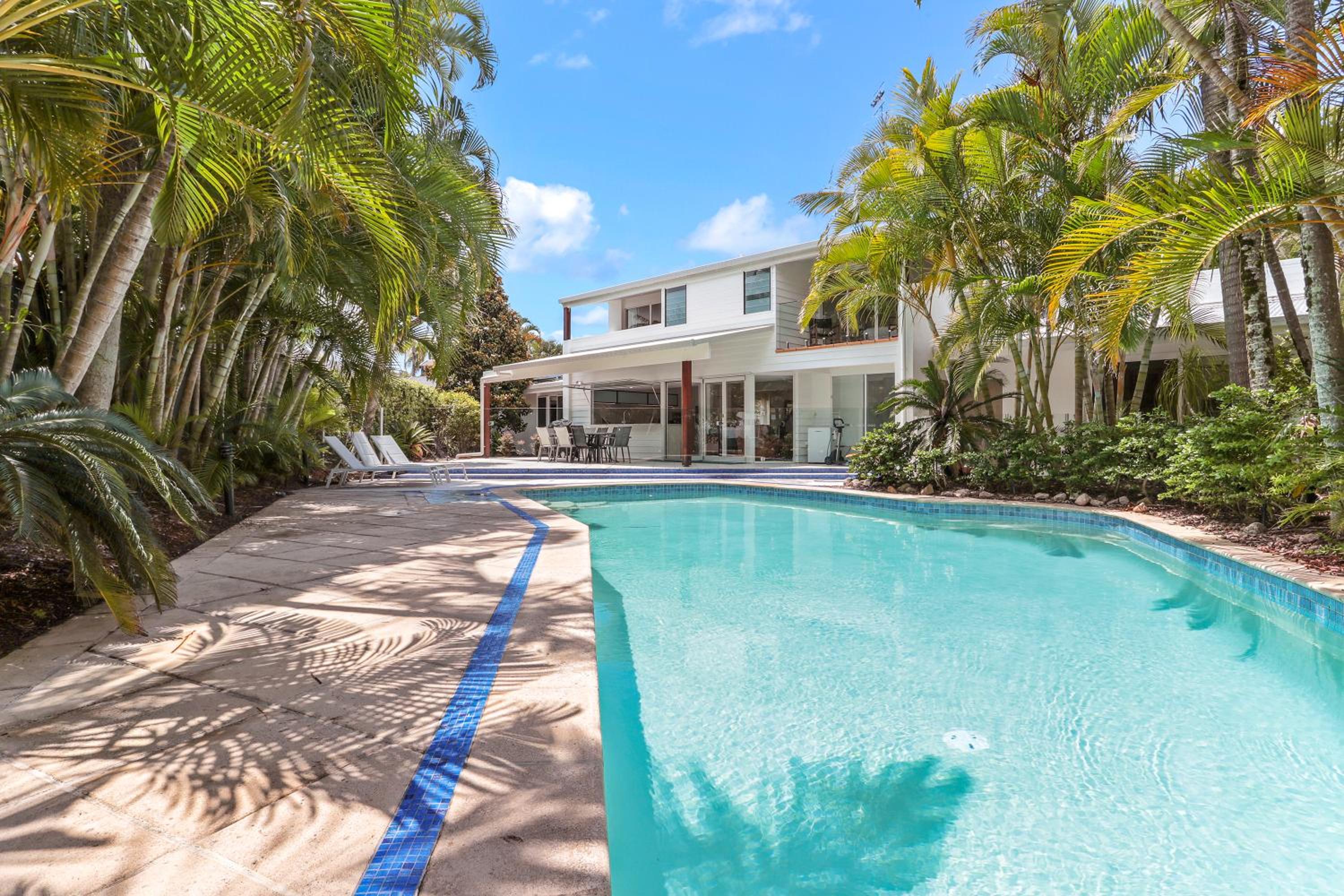 Secluded oasis on the water, Noosa Heads