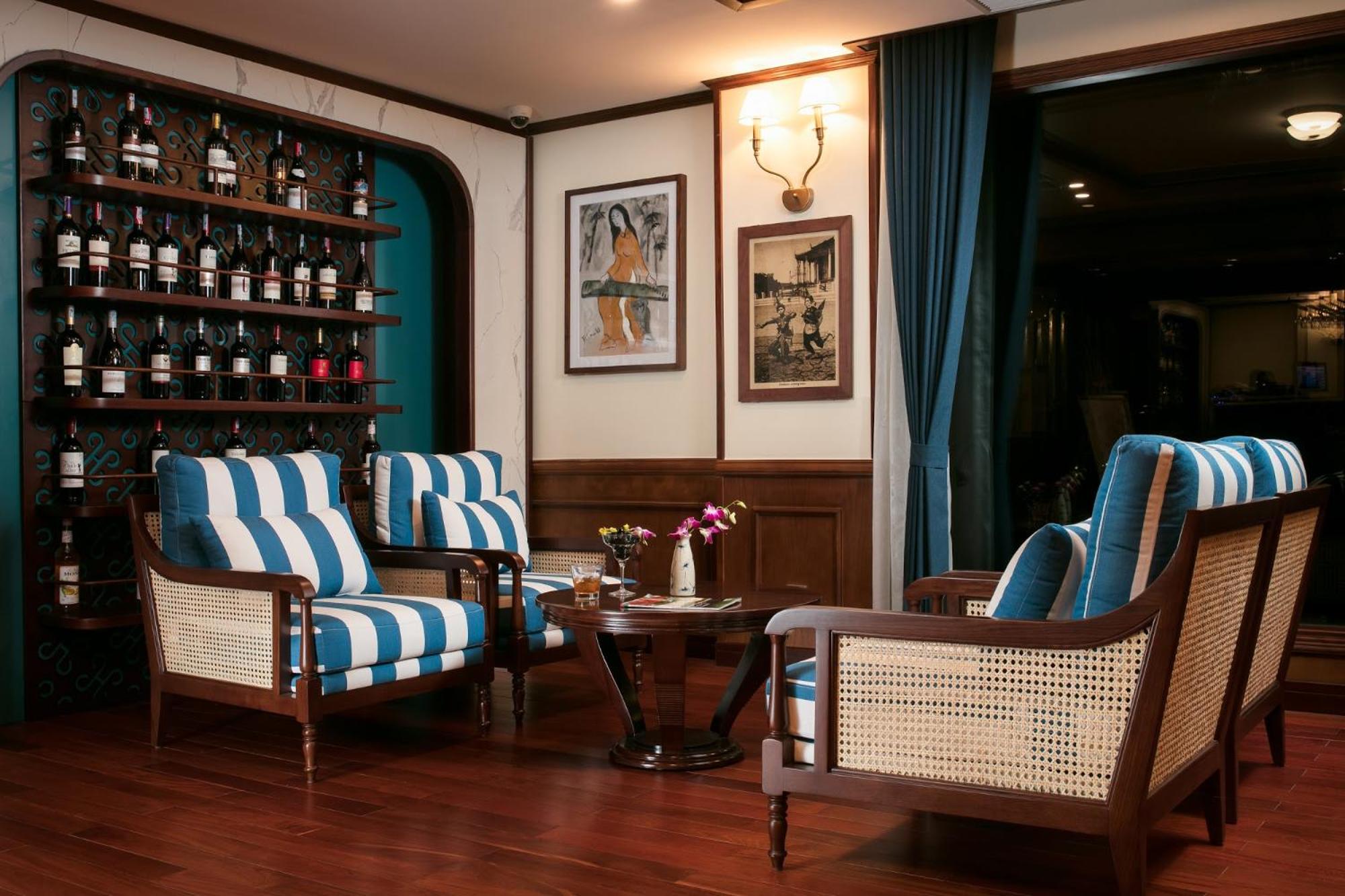 Heritage Cruises Binh Chuan Cat Ba Archipelago view 4