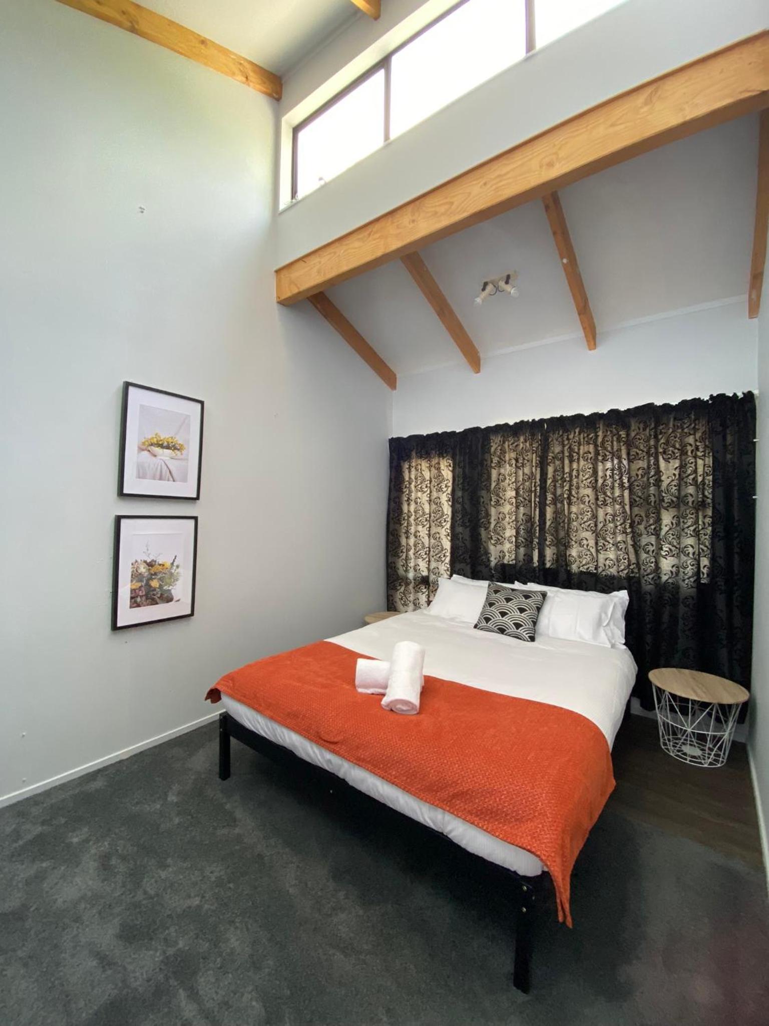 Motuoapa Bay Chalets