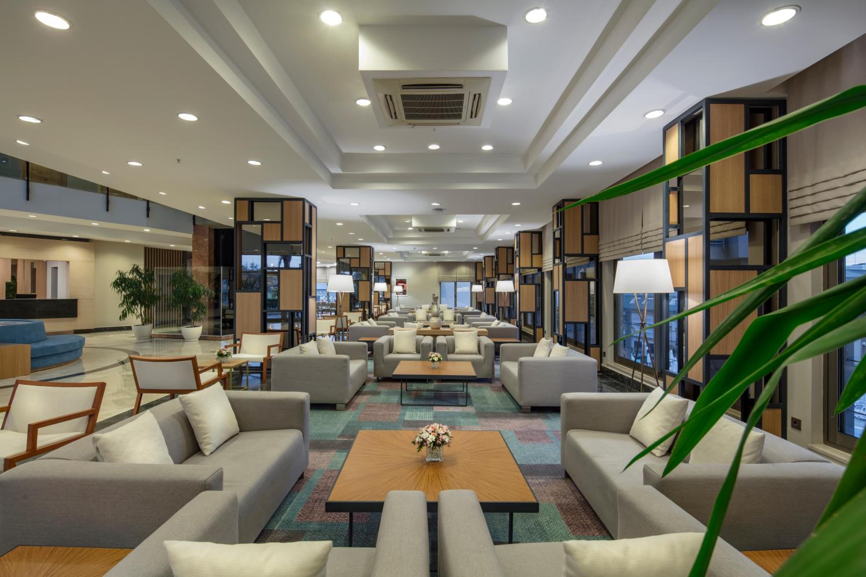 Novum Garden Side Hotel