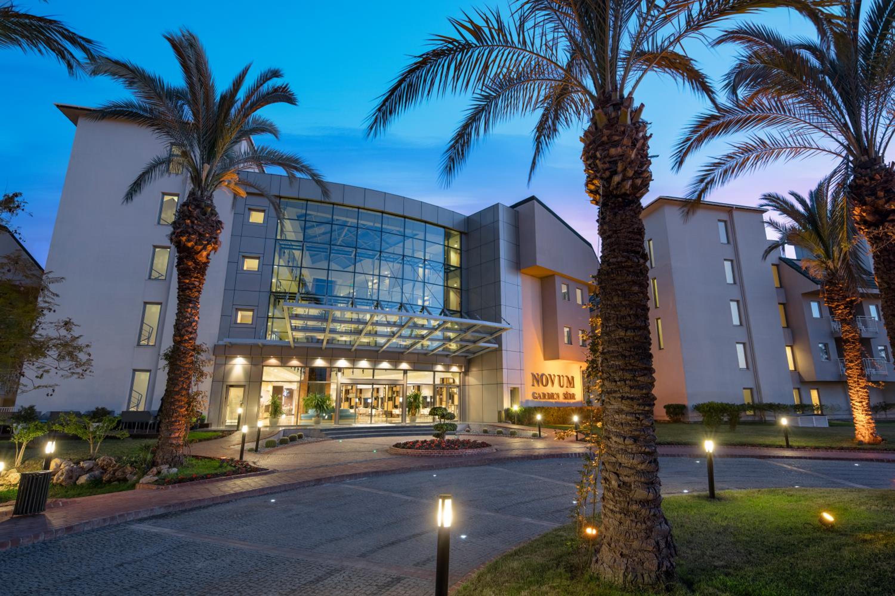 Novum Garden Side Hotel