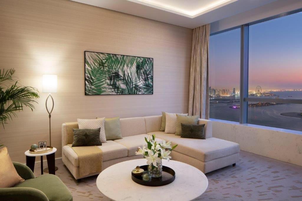 HVR THE PALM DUBAI