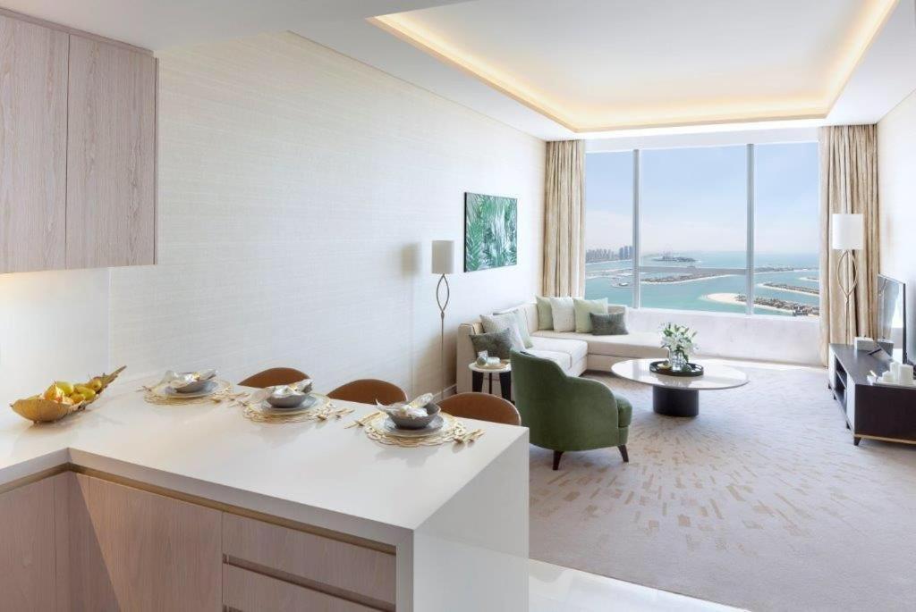 HVR THE PALM DUBAI
