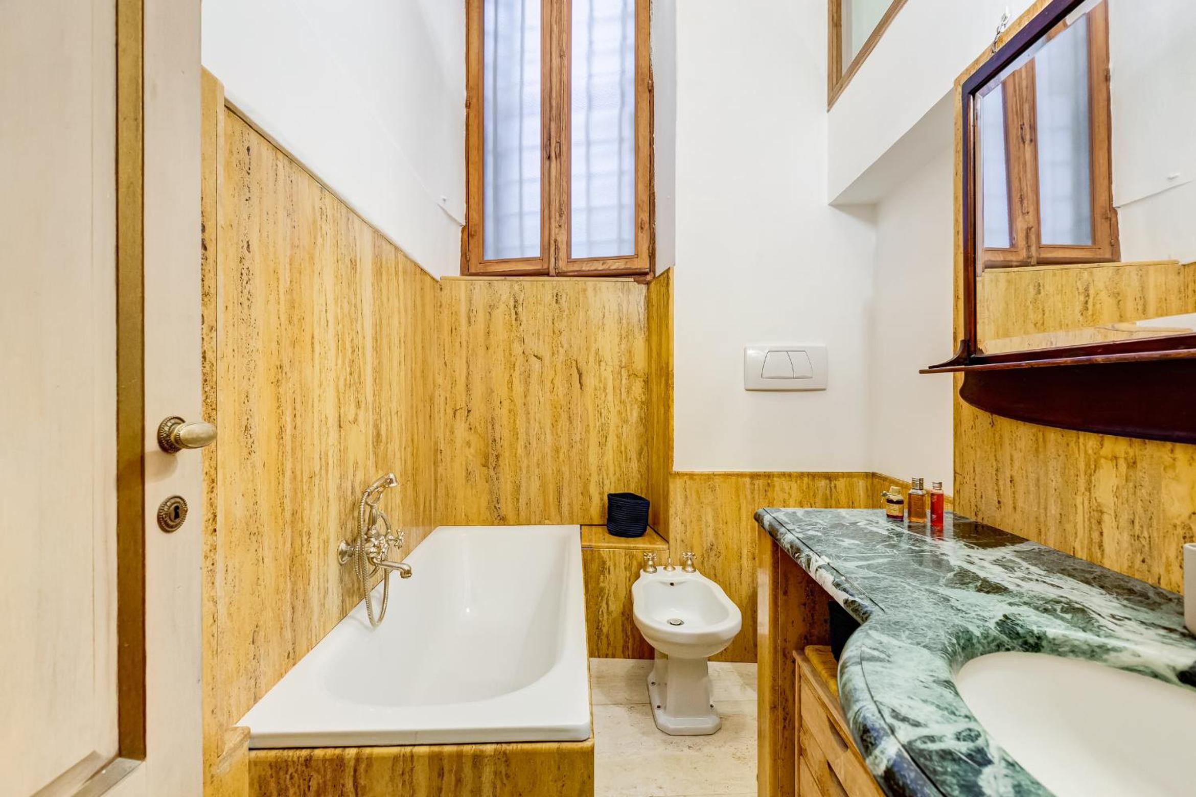 Historical apartment few steps from Piazza Navona