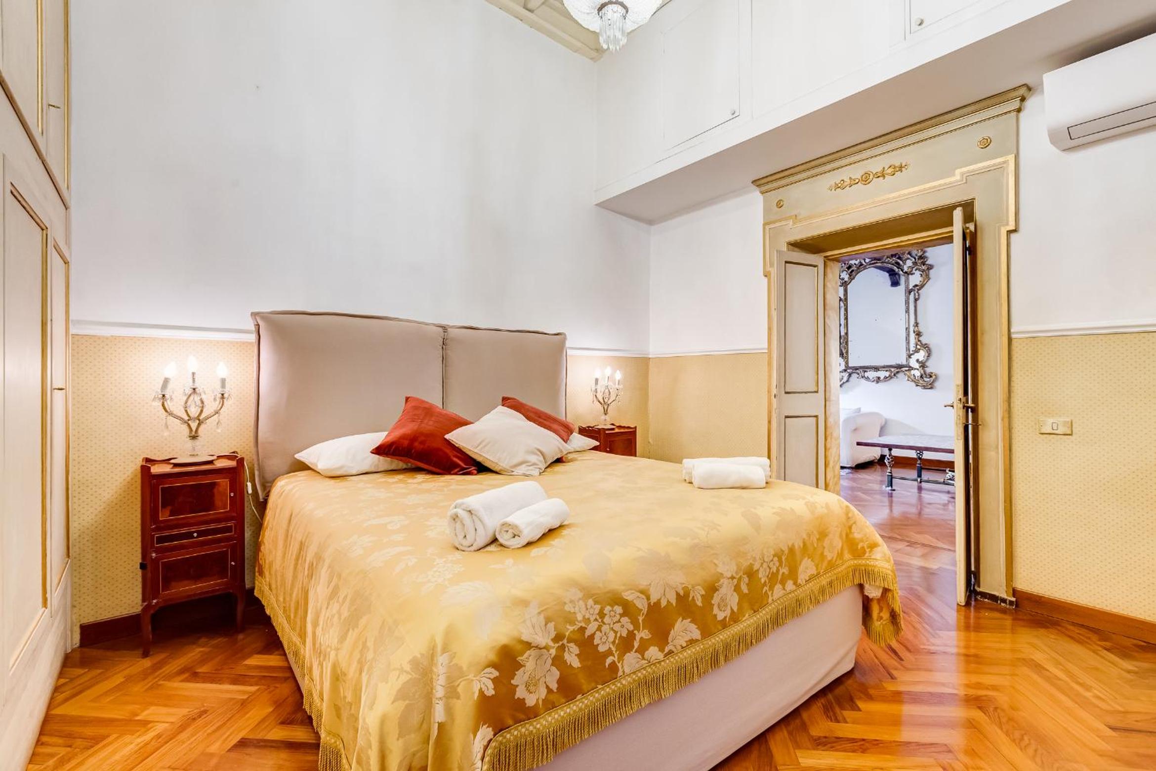Historical apartment few steps from Piazza Navona