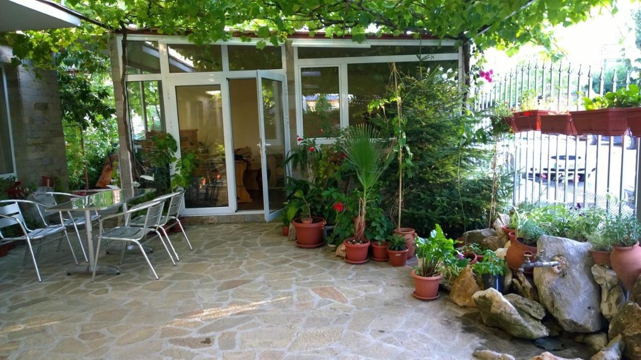 House of Flowers