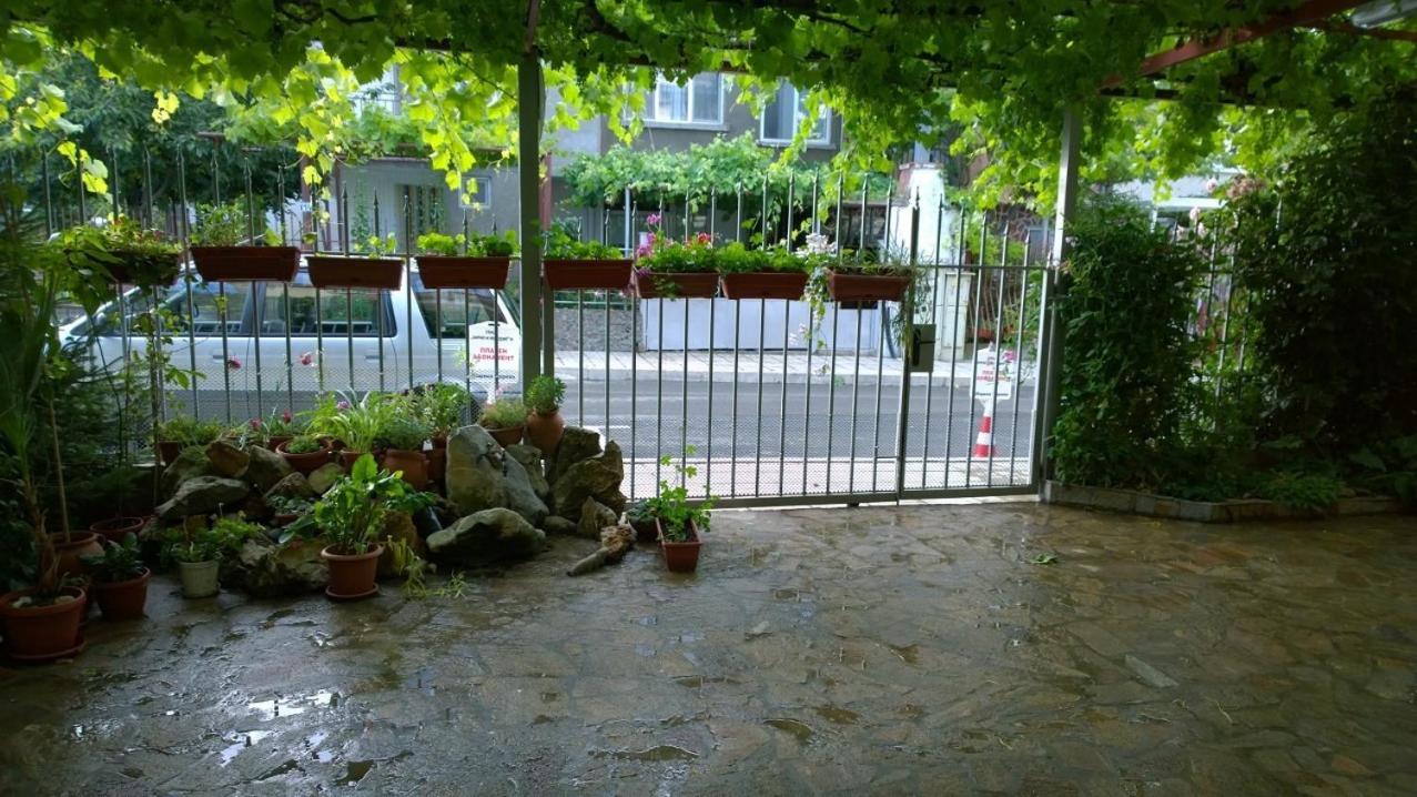 House of Flowers