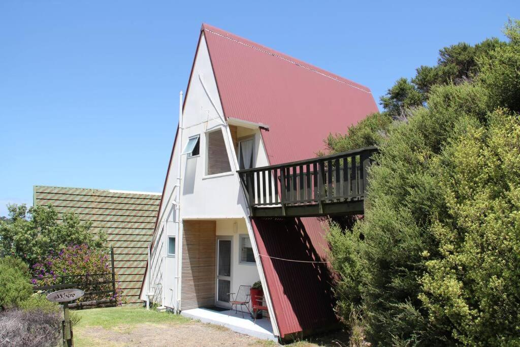 Pohutukawa Coastal Chalets