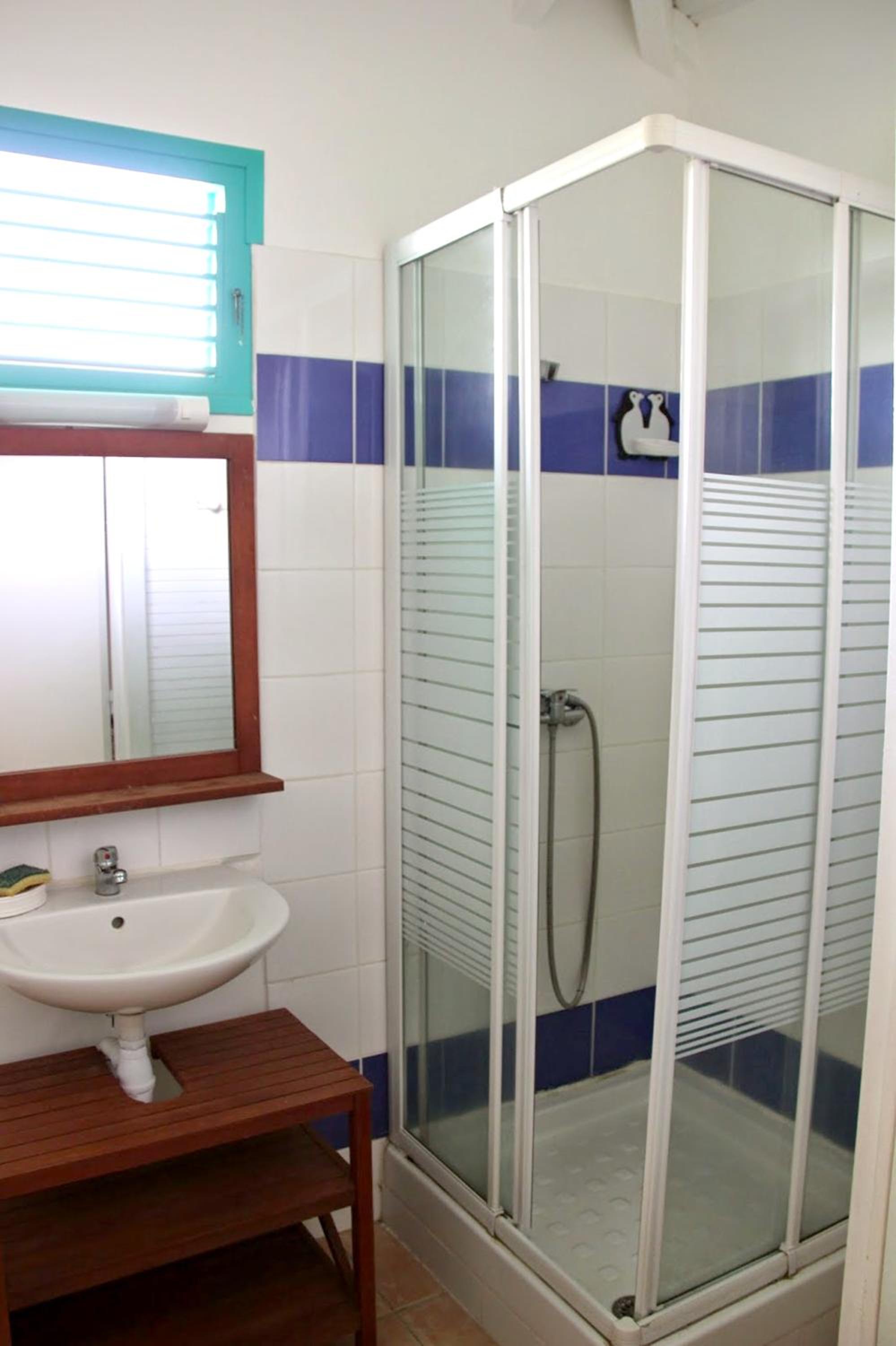 Maison cosy avec piscine a Sainte Rose