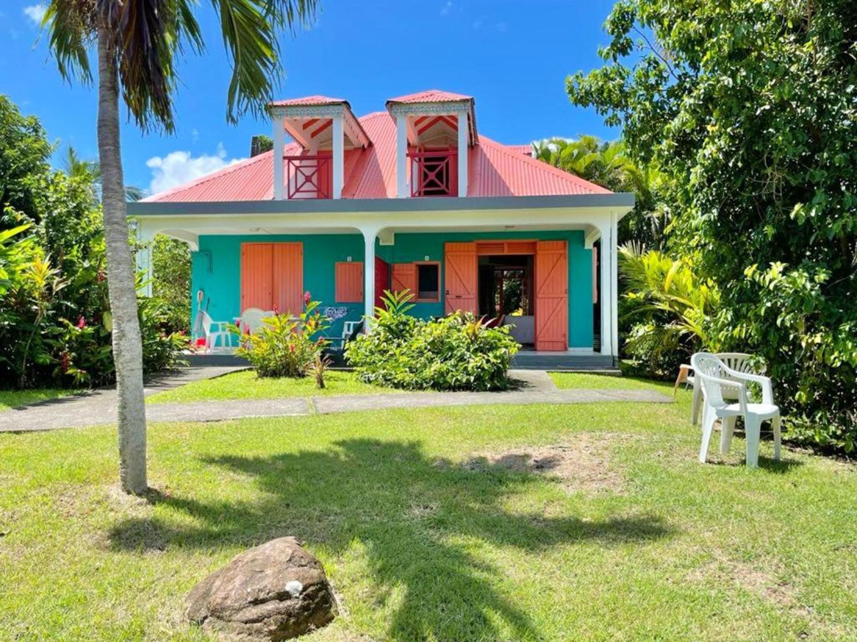 Maison cosy avec piscine a Sainte Rose