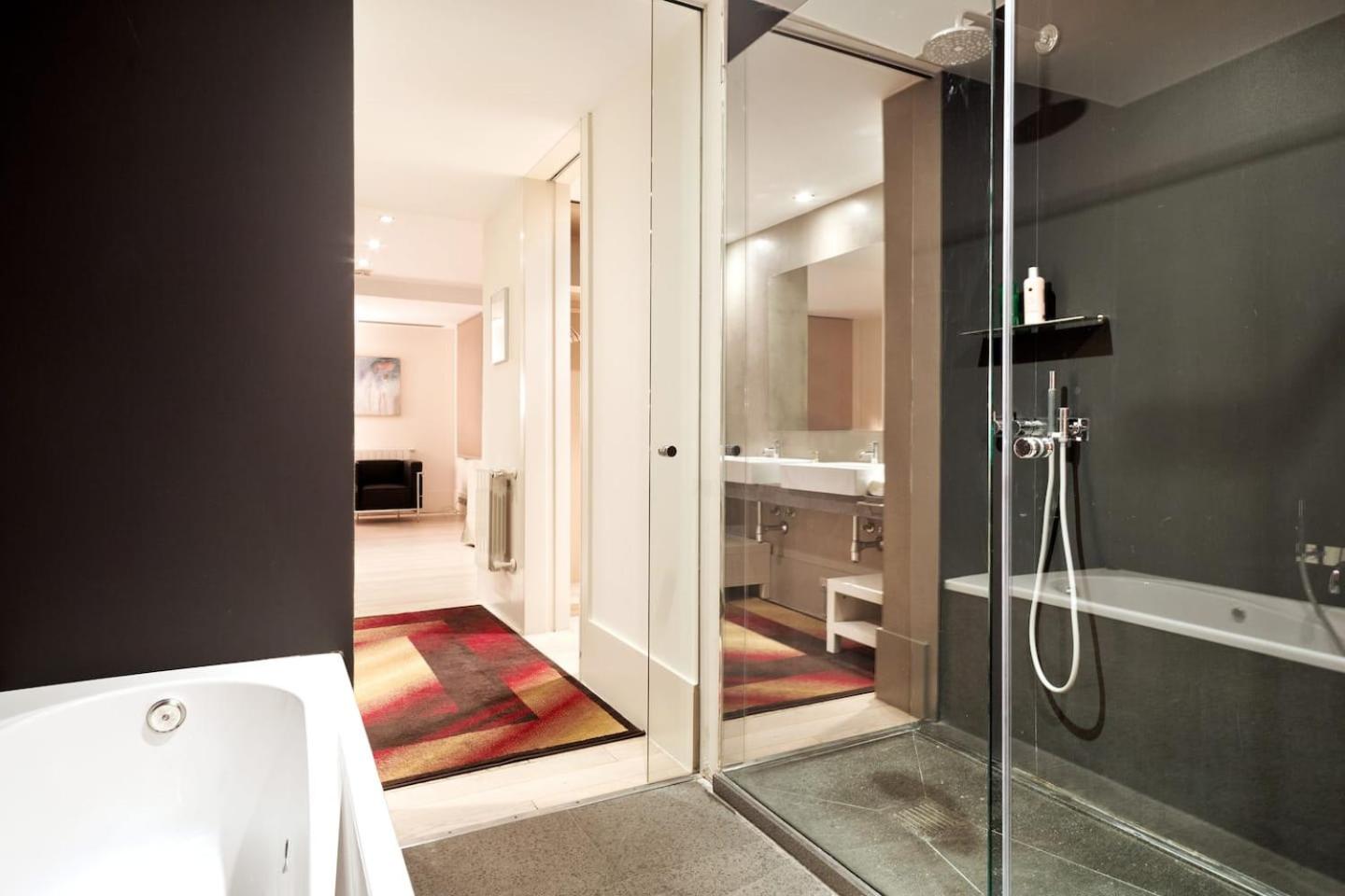 You Stylish City Center Apartments