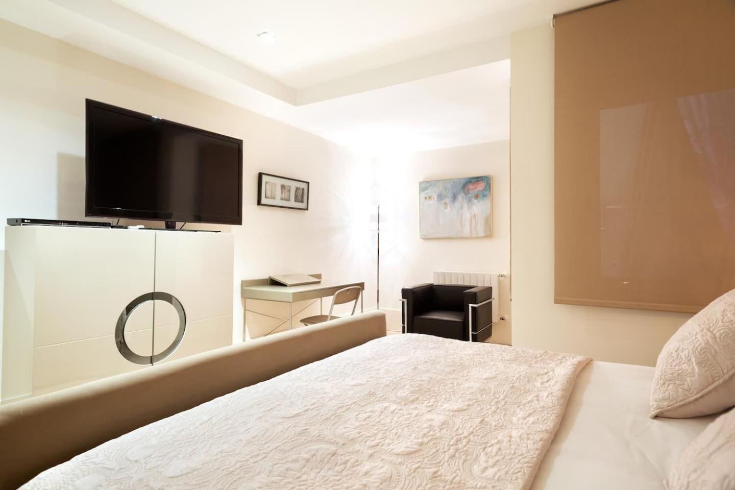 You Stylish City Center Apartments
