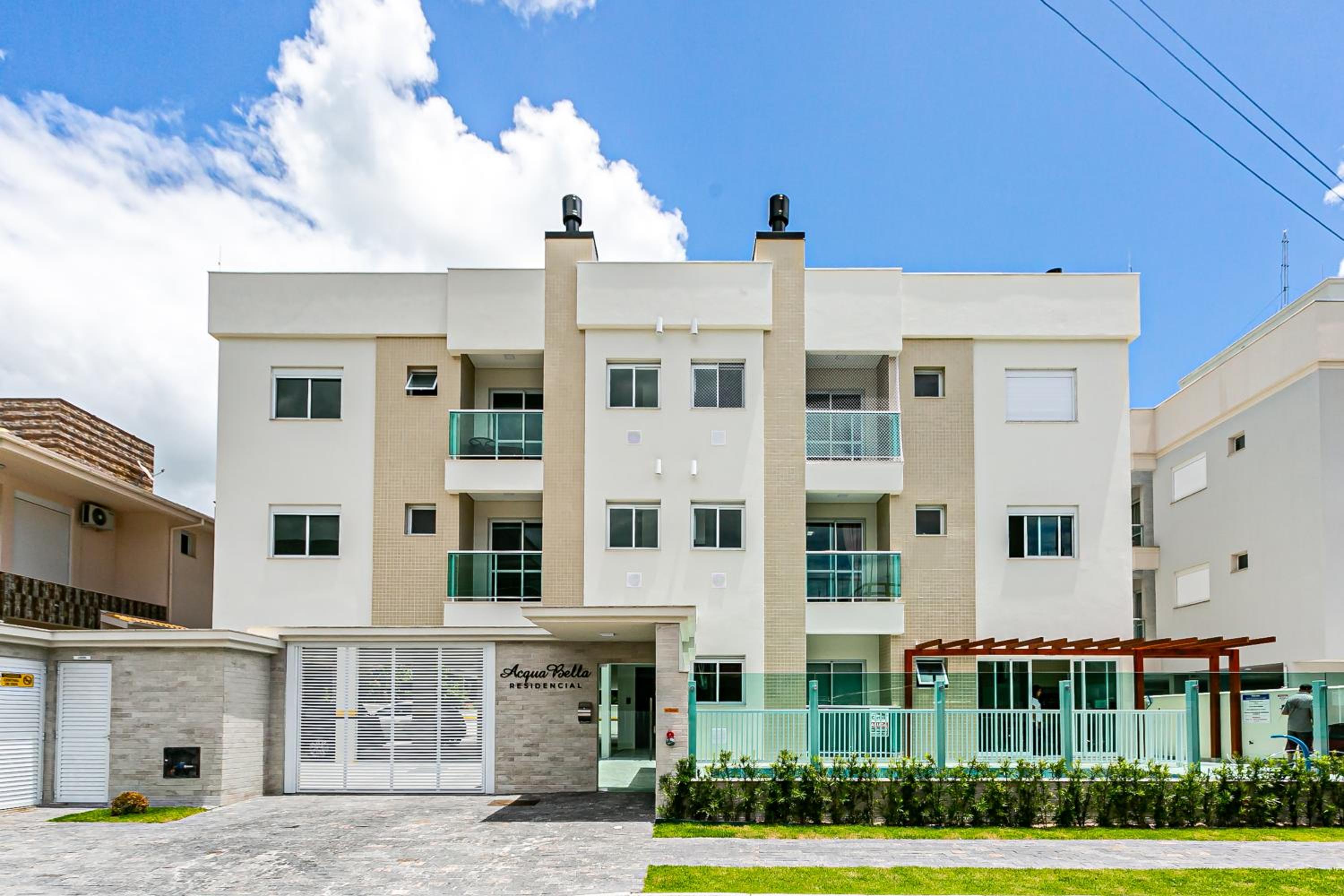 Apartamento encantador com piscina na Praia de Palmas Governador Celso Ramos