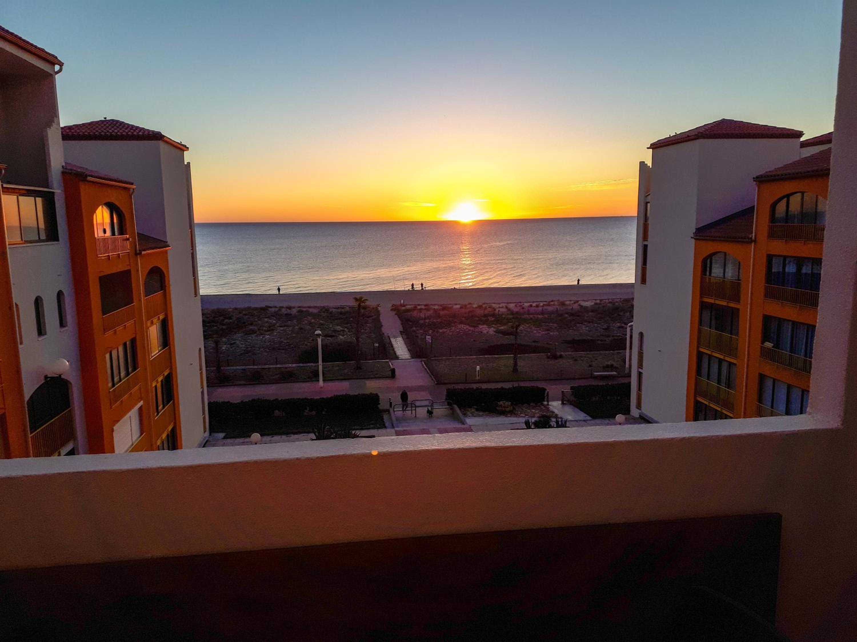 Superbe vue mer avec accès direct plage et parking
