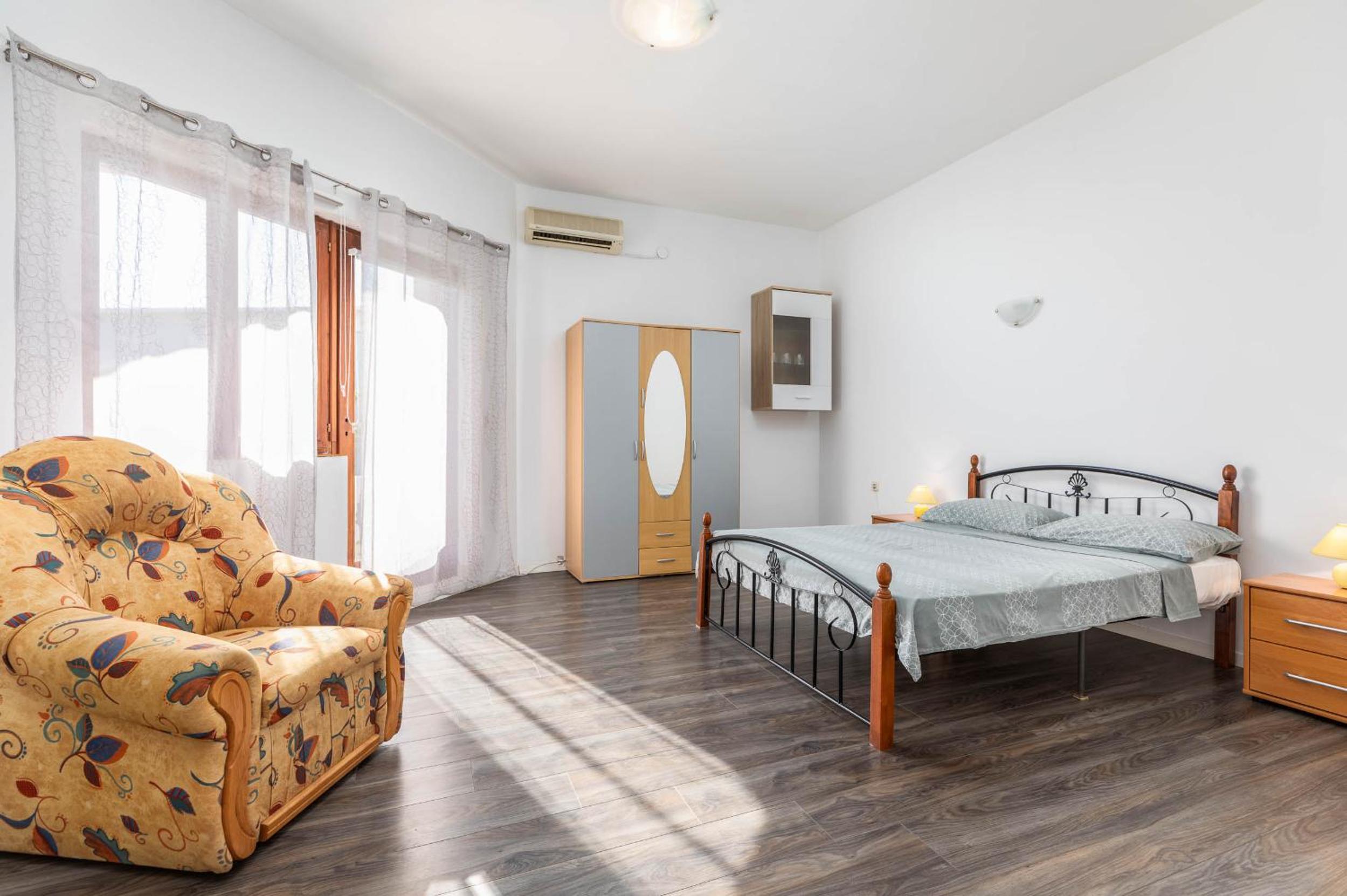 Apartamento Mauro con jardín en Pula — hotel room
