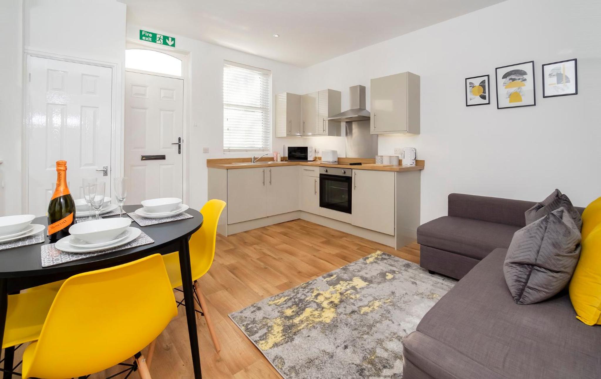 Henry Court Apartment 2 view 2