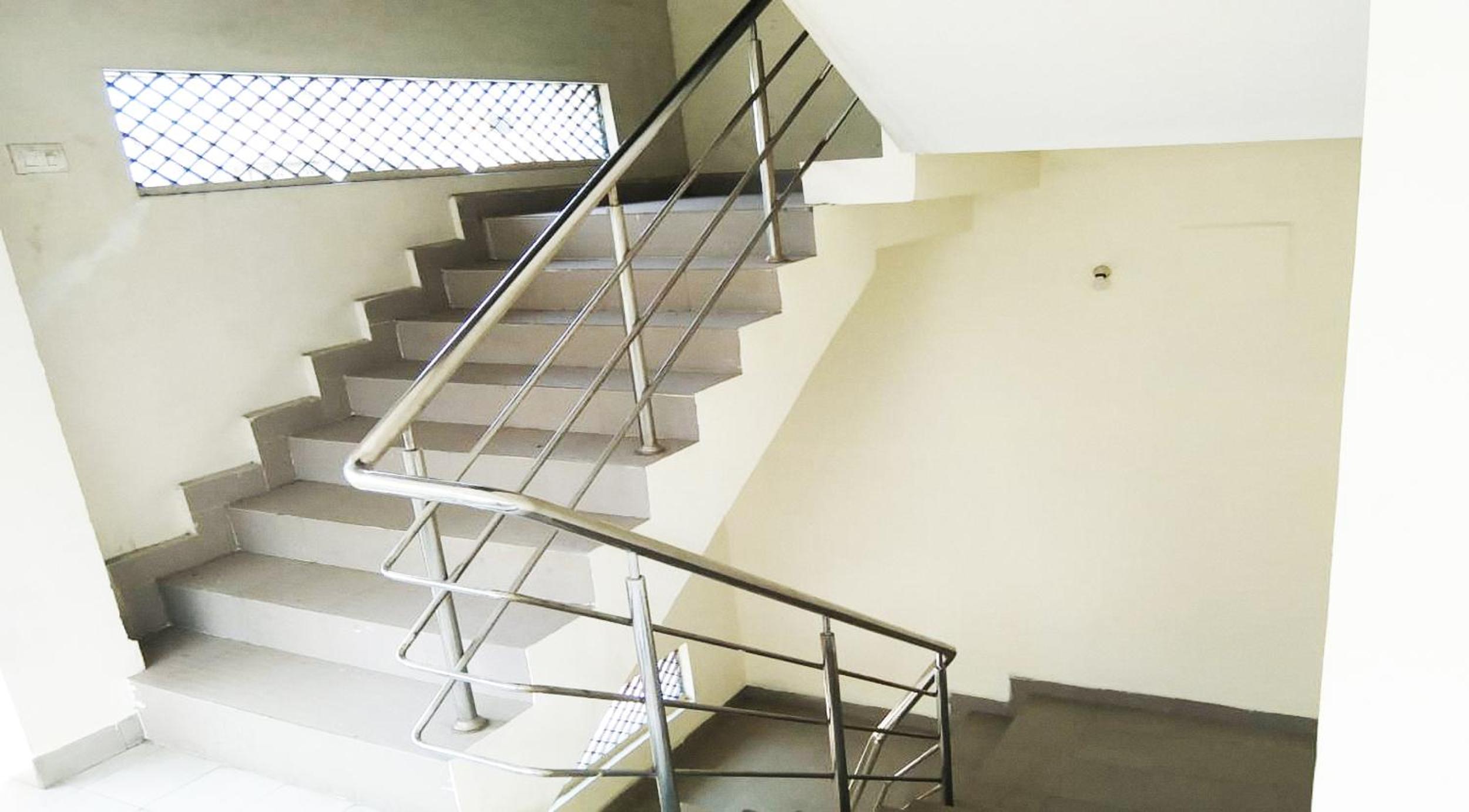 Hotel Nithin Krishna Tirupati, Opp Vishnu Nivasam, Walkable distance from tirupati railway station view 4