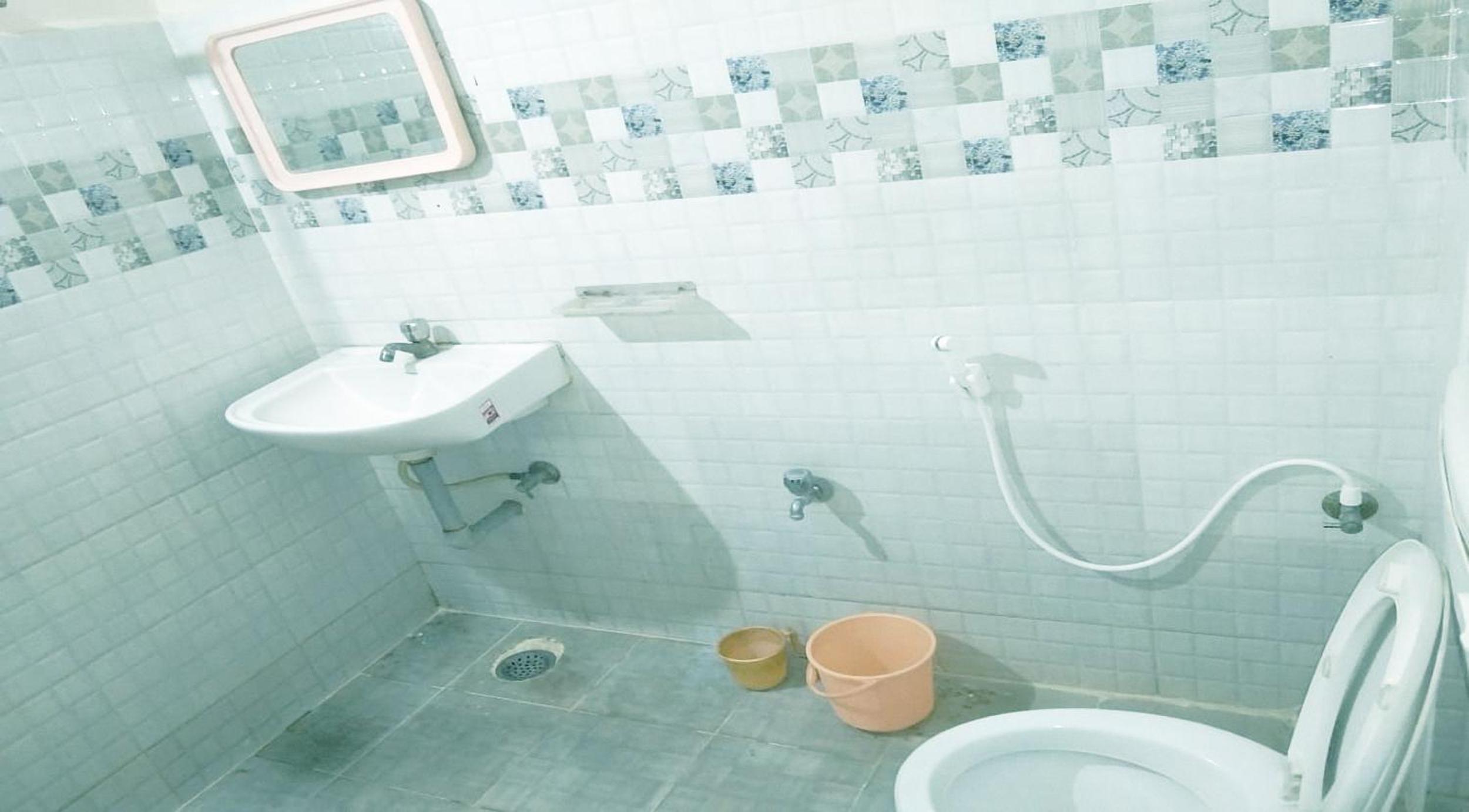 Hotel Nithin Krishna Tirupati, Opp Vishnu Nivasam, Walkable distance from tirupati railway station view 5