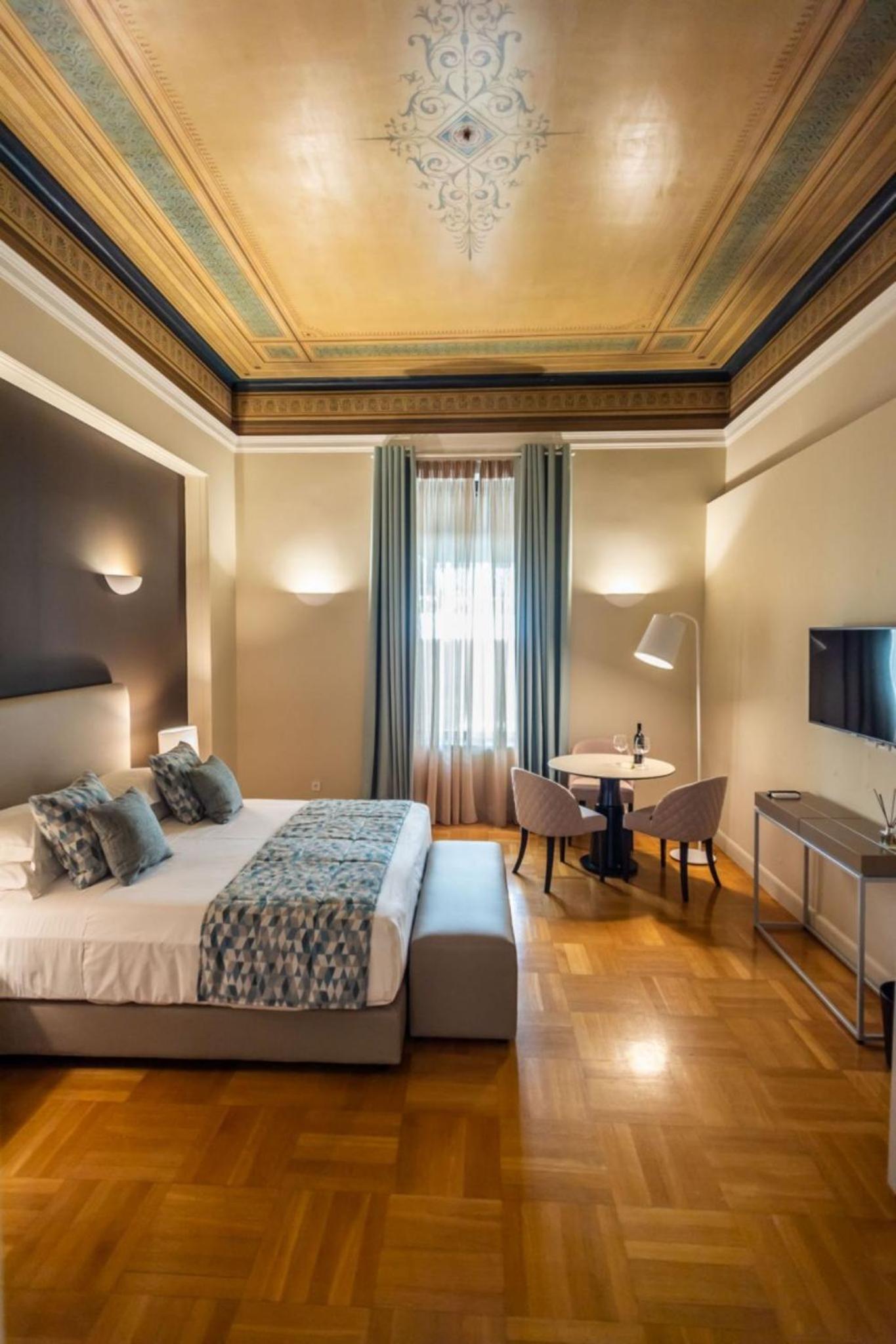 33SolonosSuites