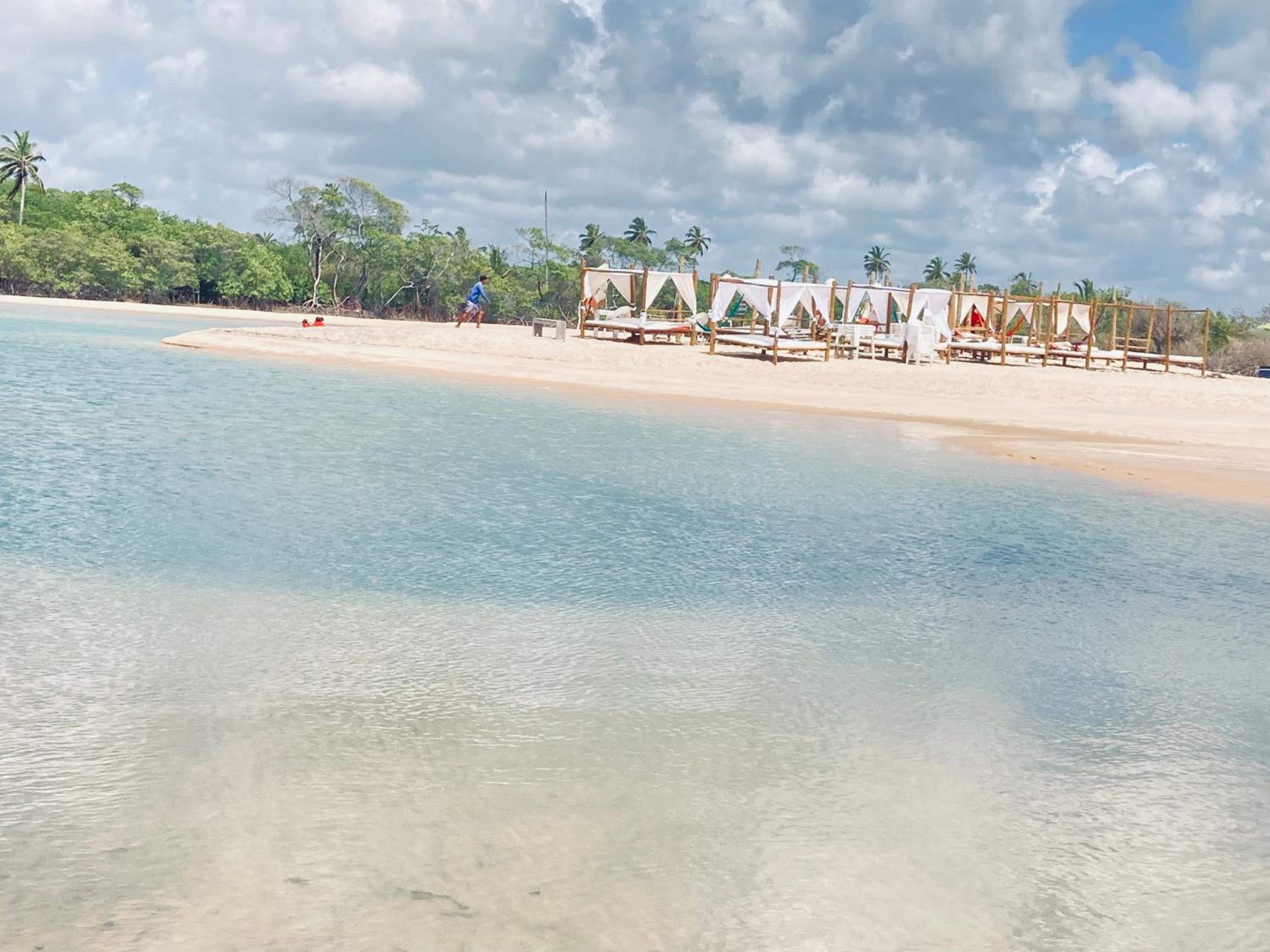 Casa completa com piscina e área de laser completa na praia BELA - PB