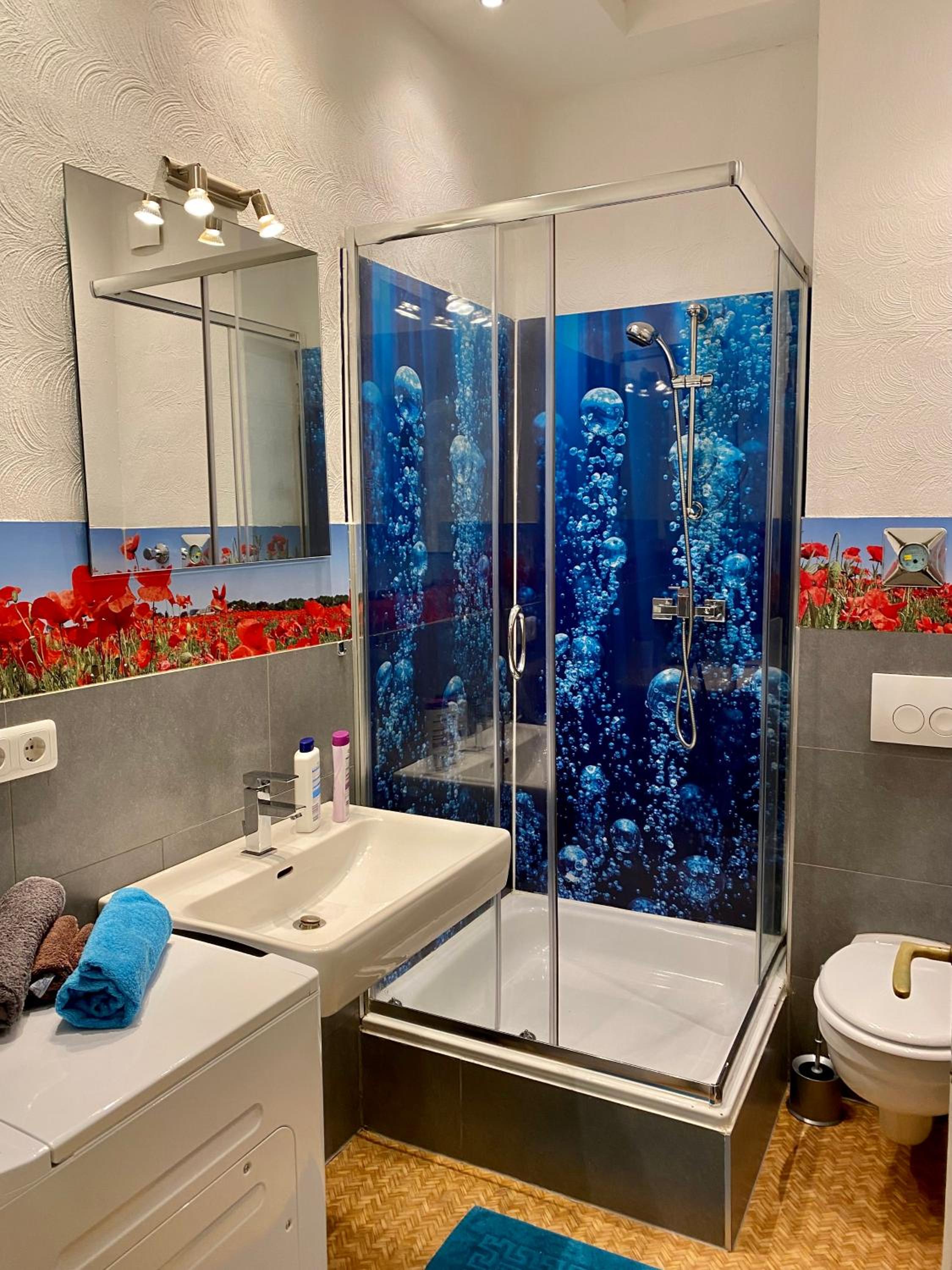 Die kleine Post en Schleiden — bathroom