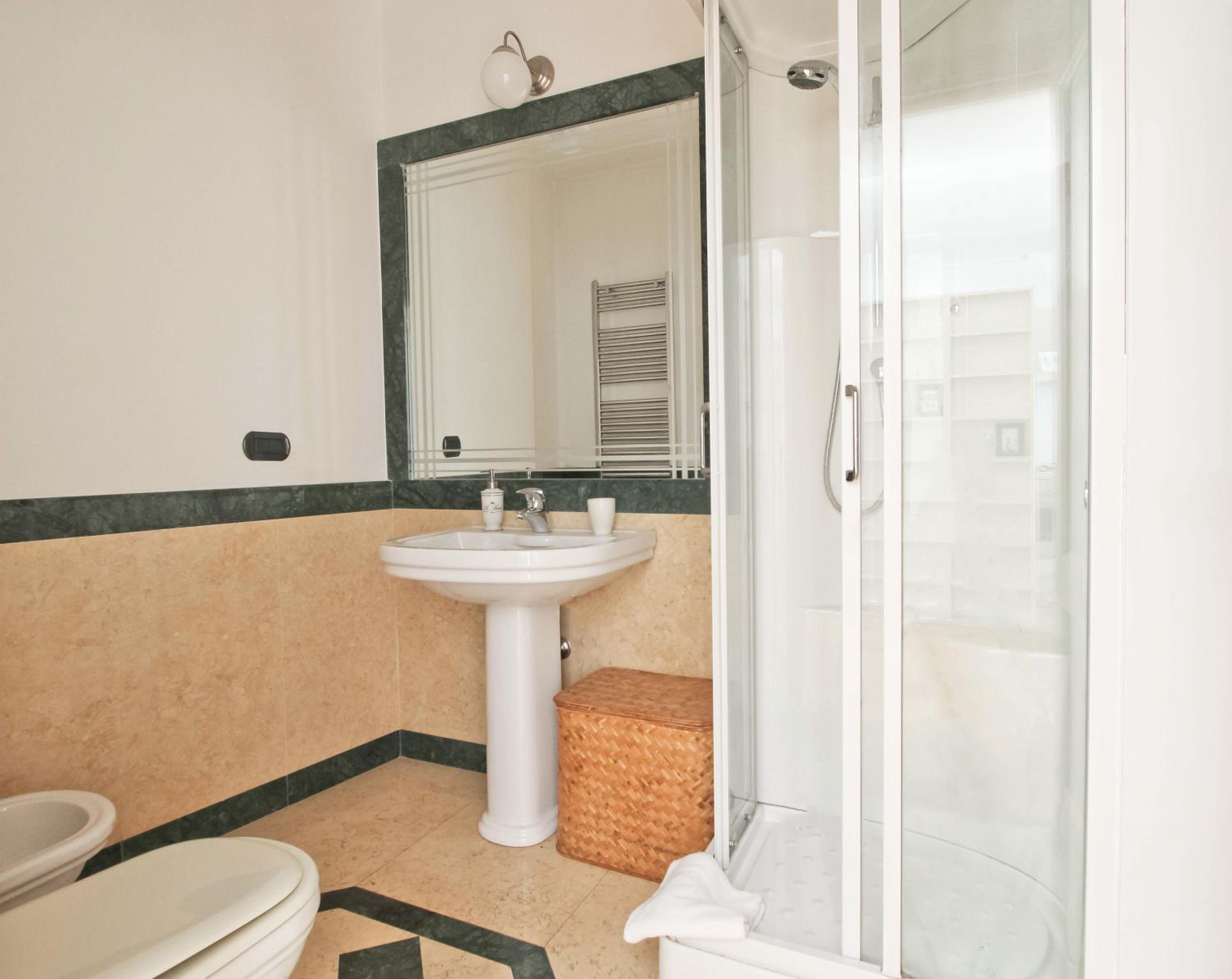 Cozy terrace apt close to Eataly and metro Piramide