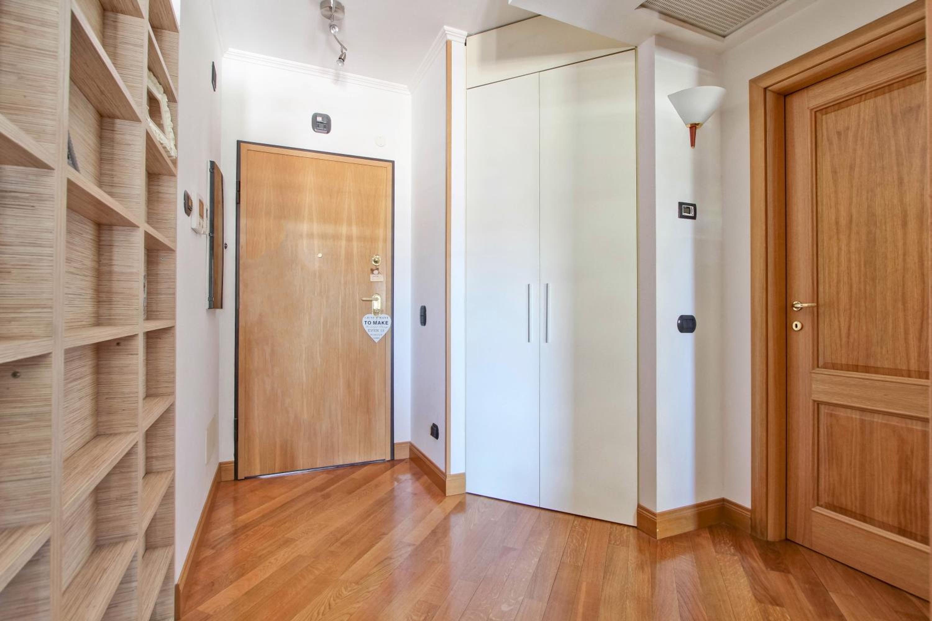 Cozy terrace apt close to Eataly and metro Piramide