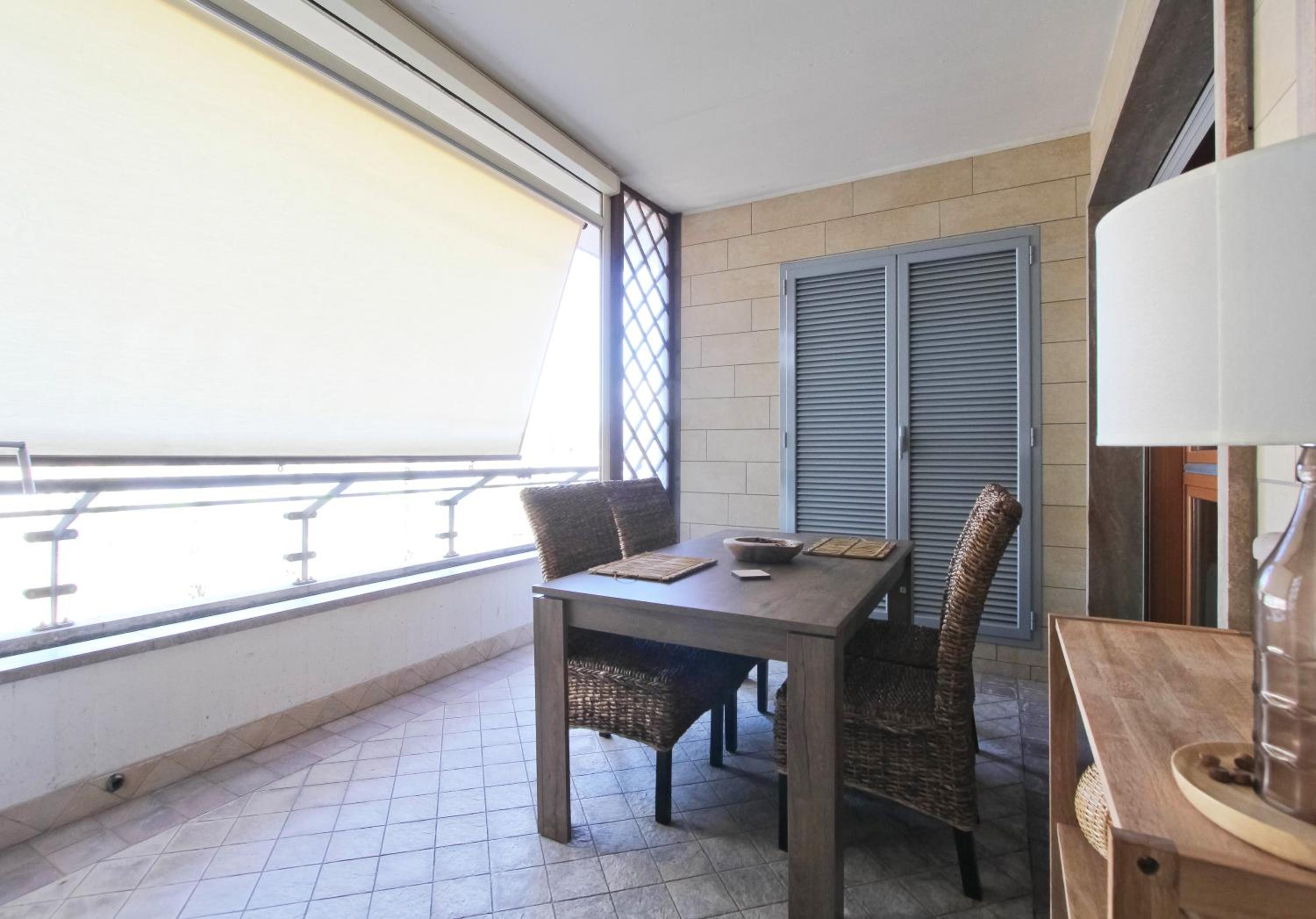 Cozy terrace apt close to Eataly and metro Piramide
