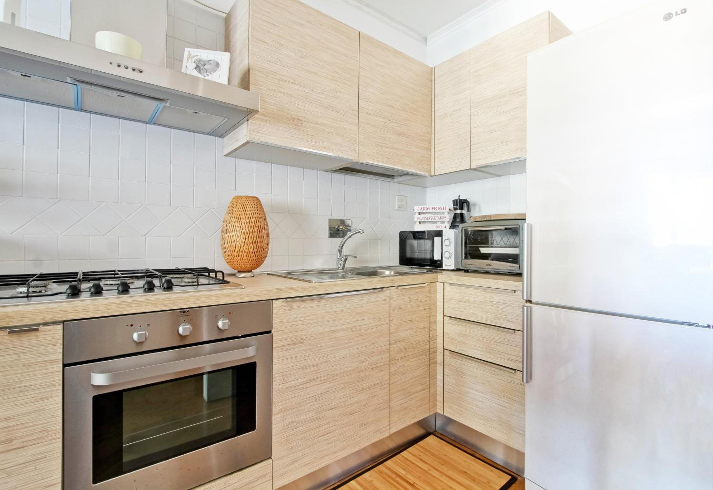 Cozy terrace apt close to Eataly and metro Piramide
