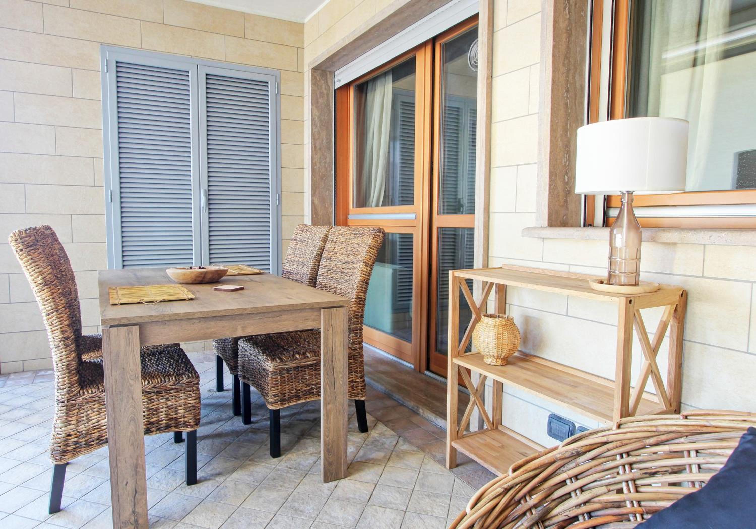 Cozy terrace apt close to Eataly and metro Piramide