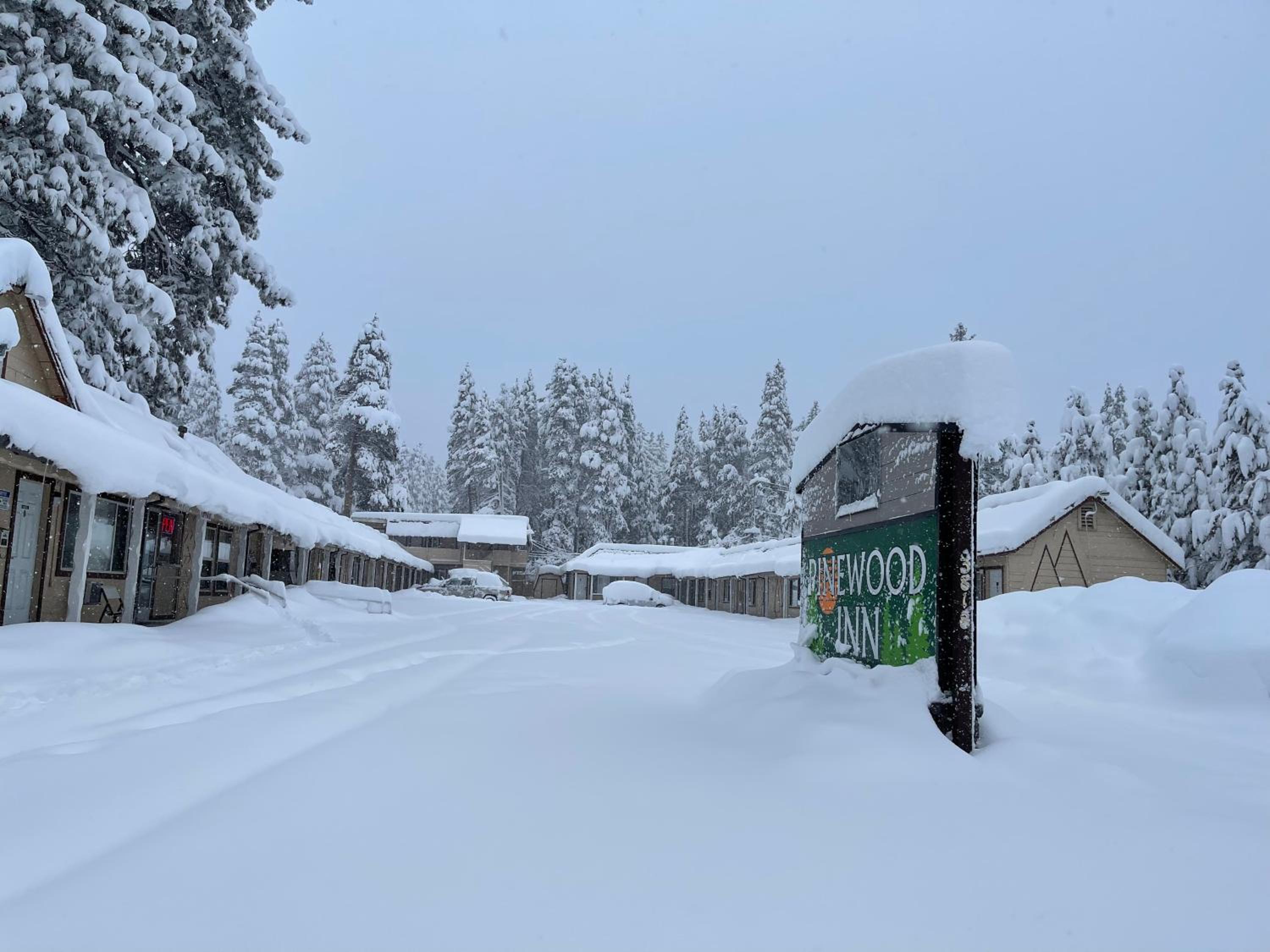 Lake Tahoe Vacations - Pinewood Inn - Property Image 16